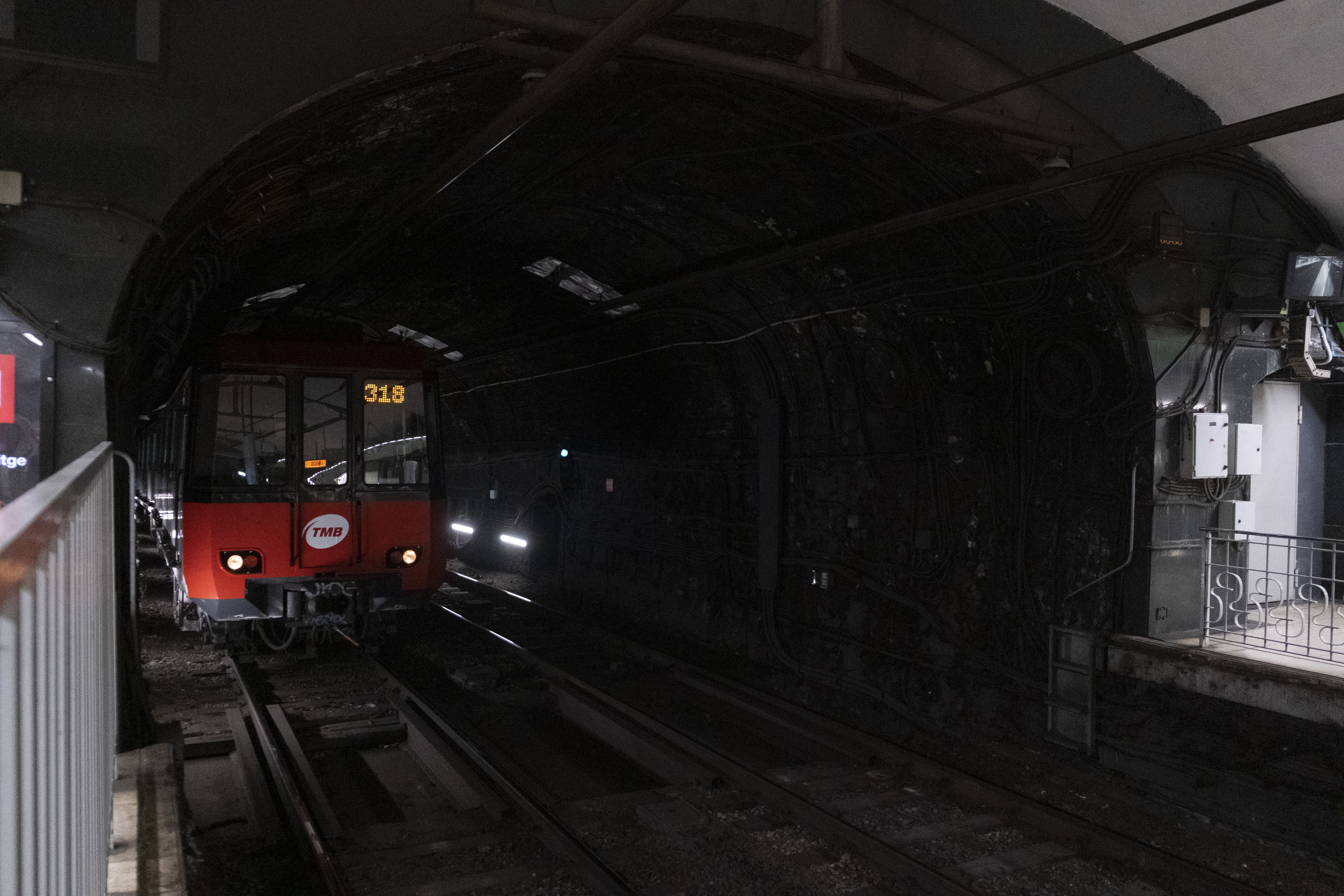 Talls a l'L3 a l'agost per obres al metro de Barcelona, entre Paral·lel i Liceu