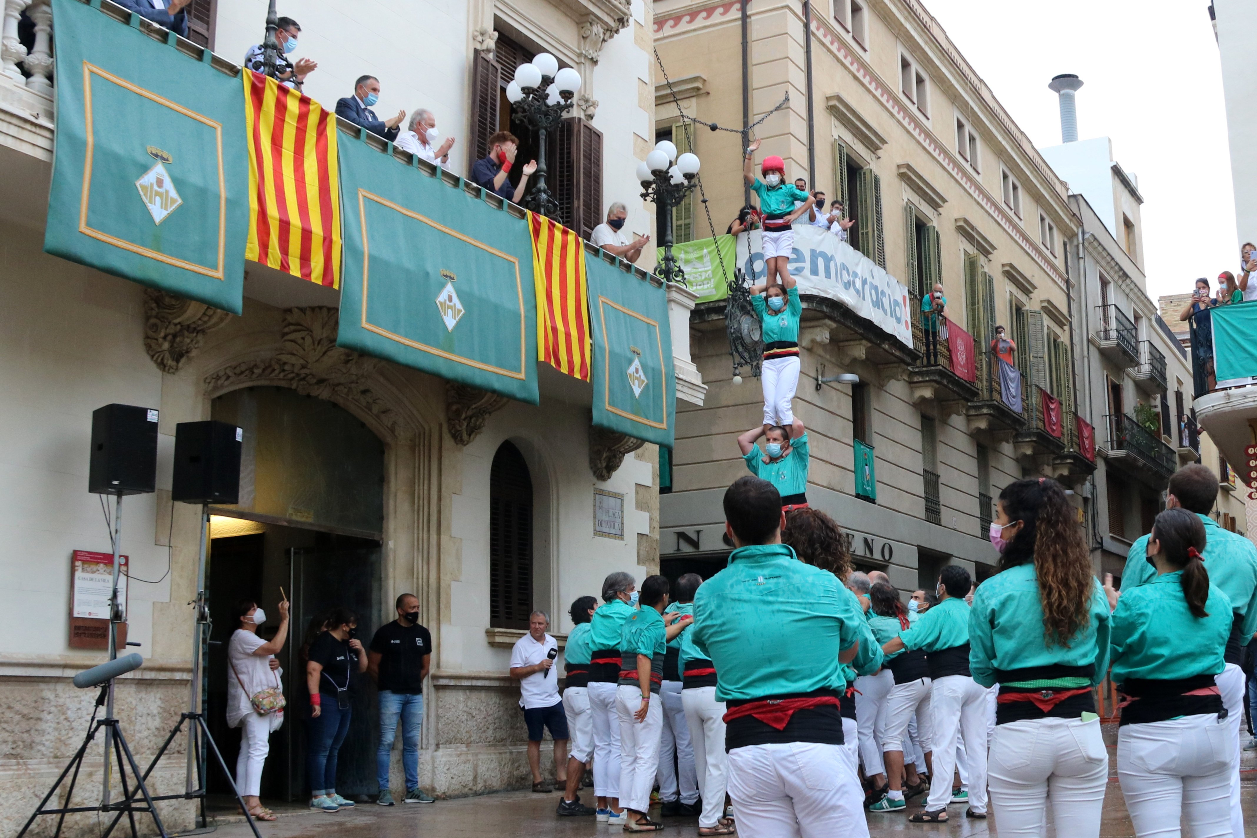 Castellers exigen un protocolo covid único tras la suspensión de Sant Fèlix