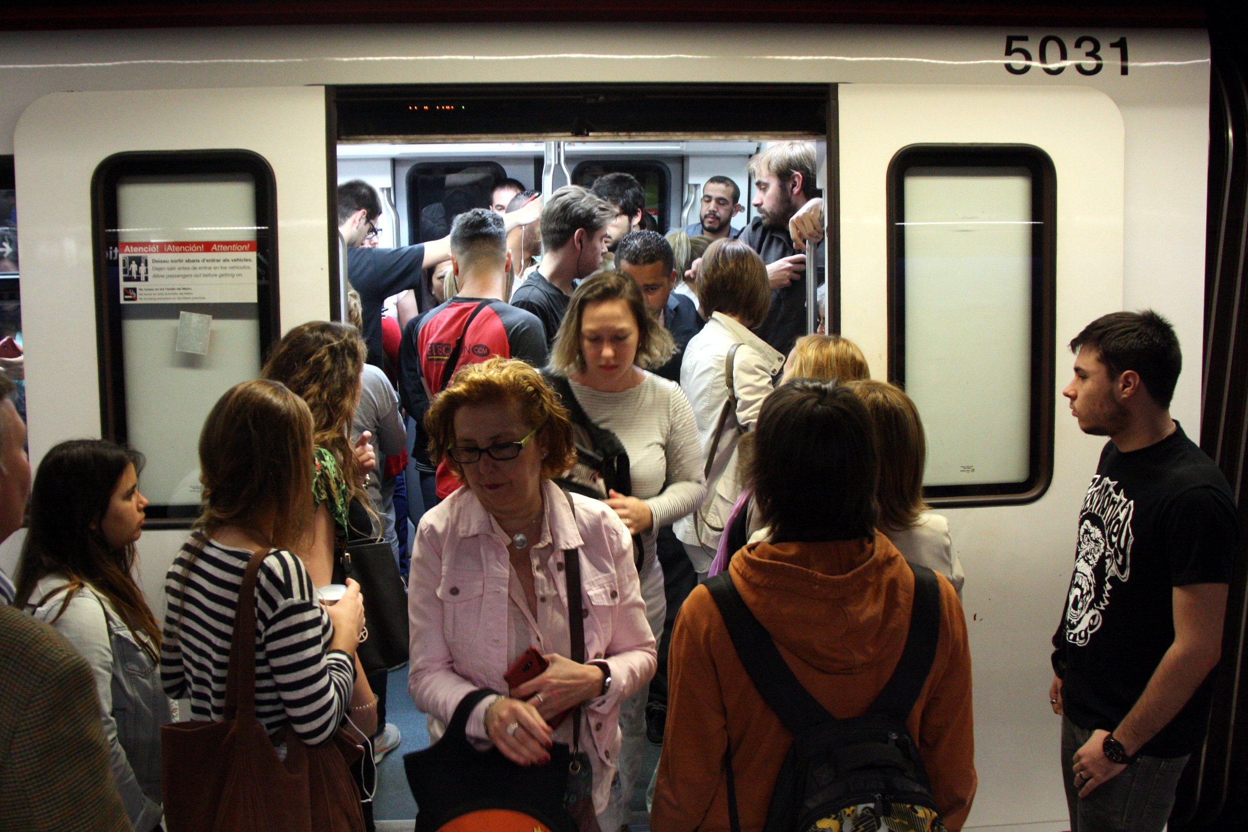 La plantilla del metro vuelve a la huelga y ya suman seis jornadas