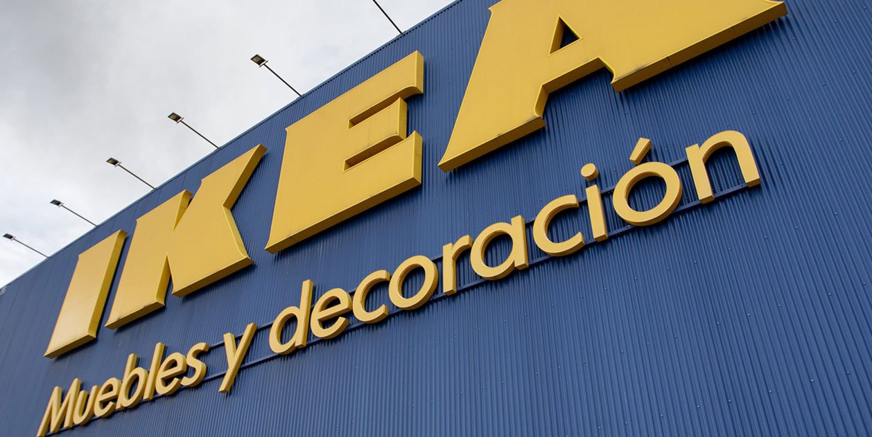 Podria ser a qualsevol catàleg de mobles de disseny dels 50, però és d'Ikea i es ven a preu mínim