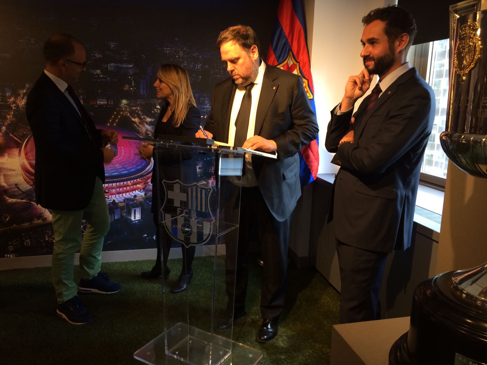 Junqueras visita las oficinas del Barça en Nueva York