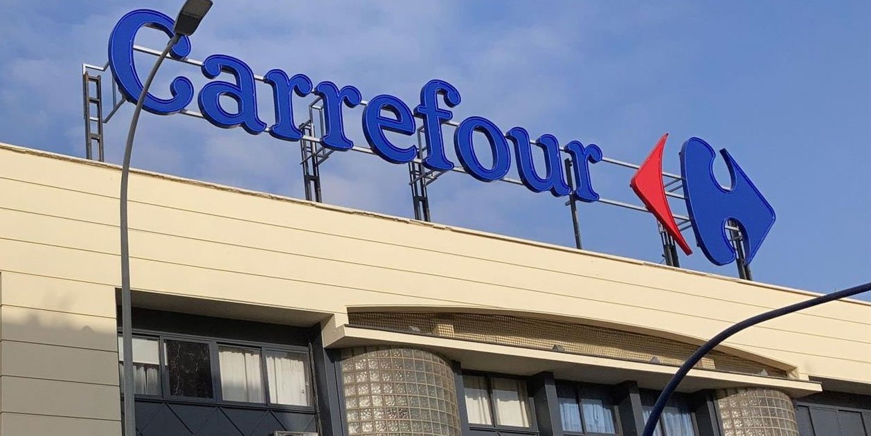 Carrefour tiene un sofá muy barato que se convierte en cama en menos de 10 segundos