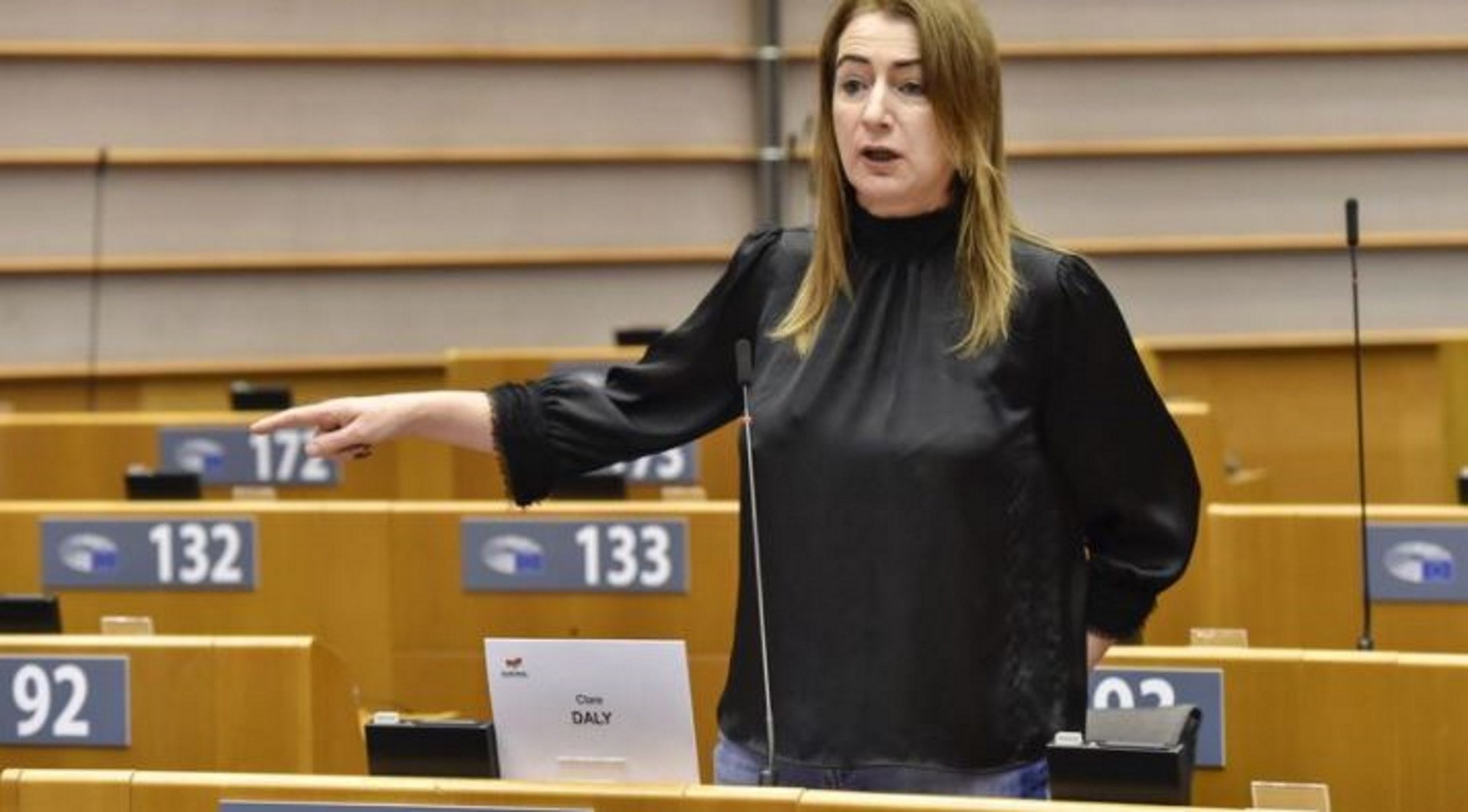 Una eurodiputada irlandesa treu els colors a la UE pel tracte a Catalunya