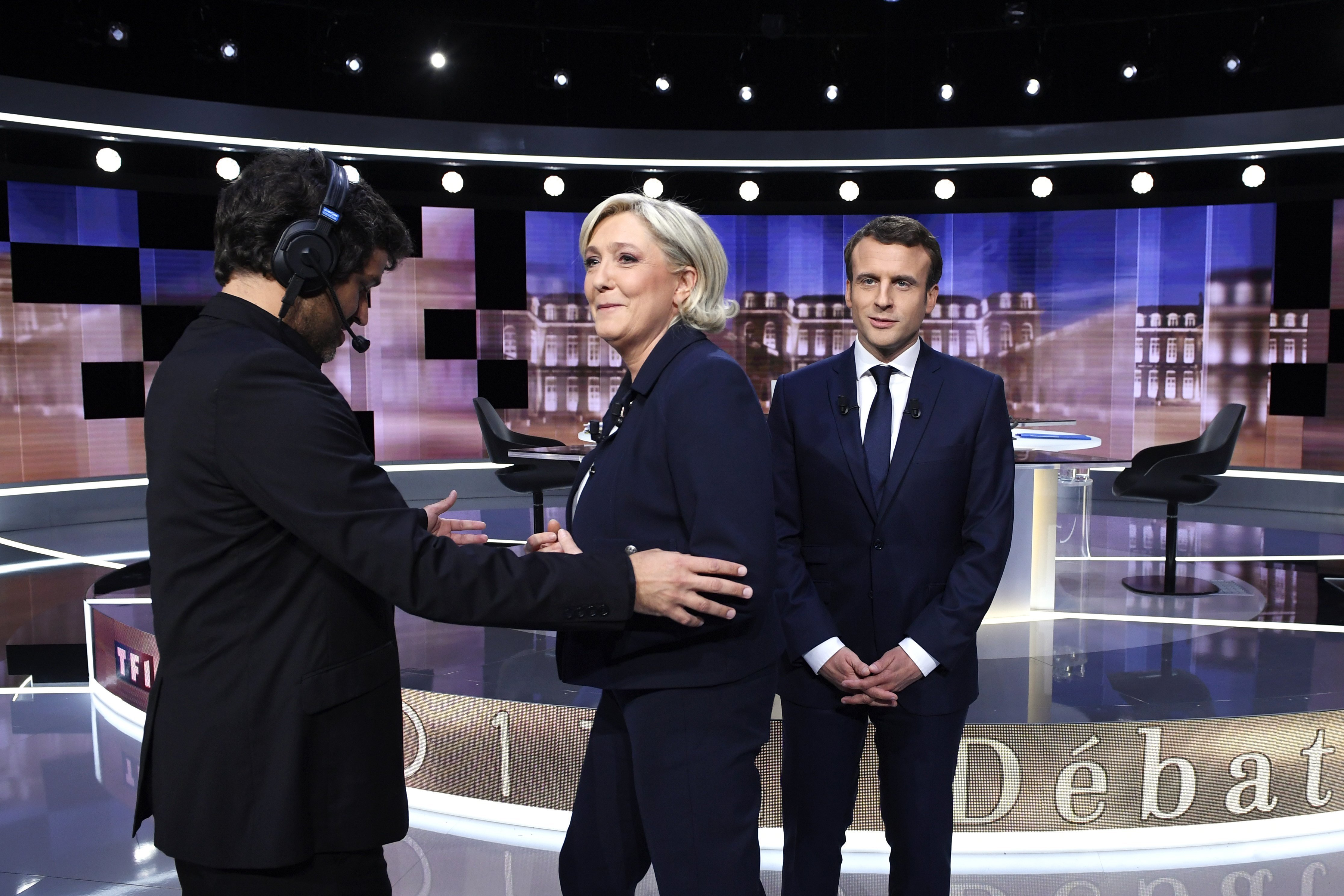 Le Pen atiza el rumor de la evasión fiscal de Macron para cambiar las encuestas