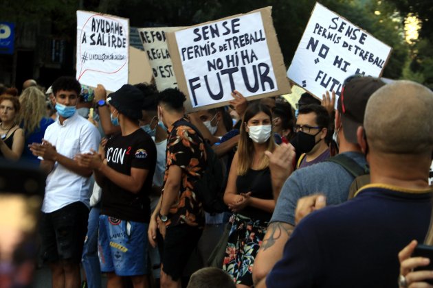manifestacion protesta concentracion barcelona immigracion refugiados menas extutelados menores ACN