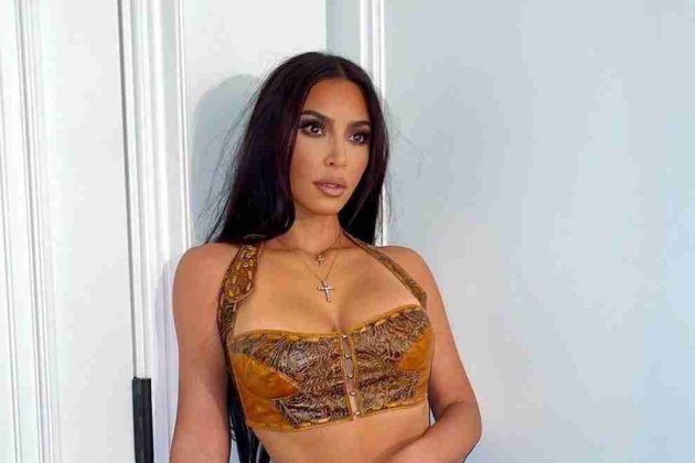 Kim Kardashian con su último modelito