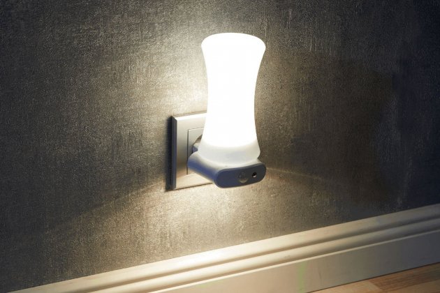 Aldi lanza una luz LED de armario con sensor de movimiento por 8