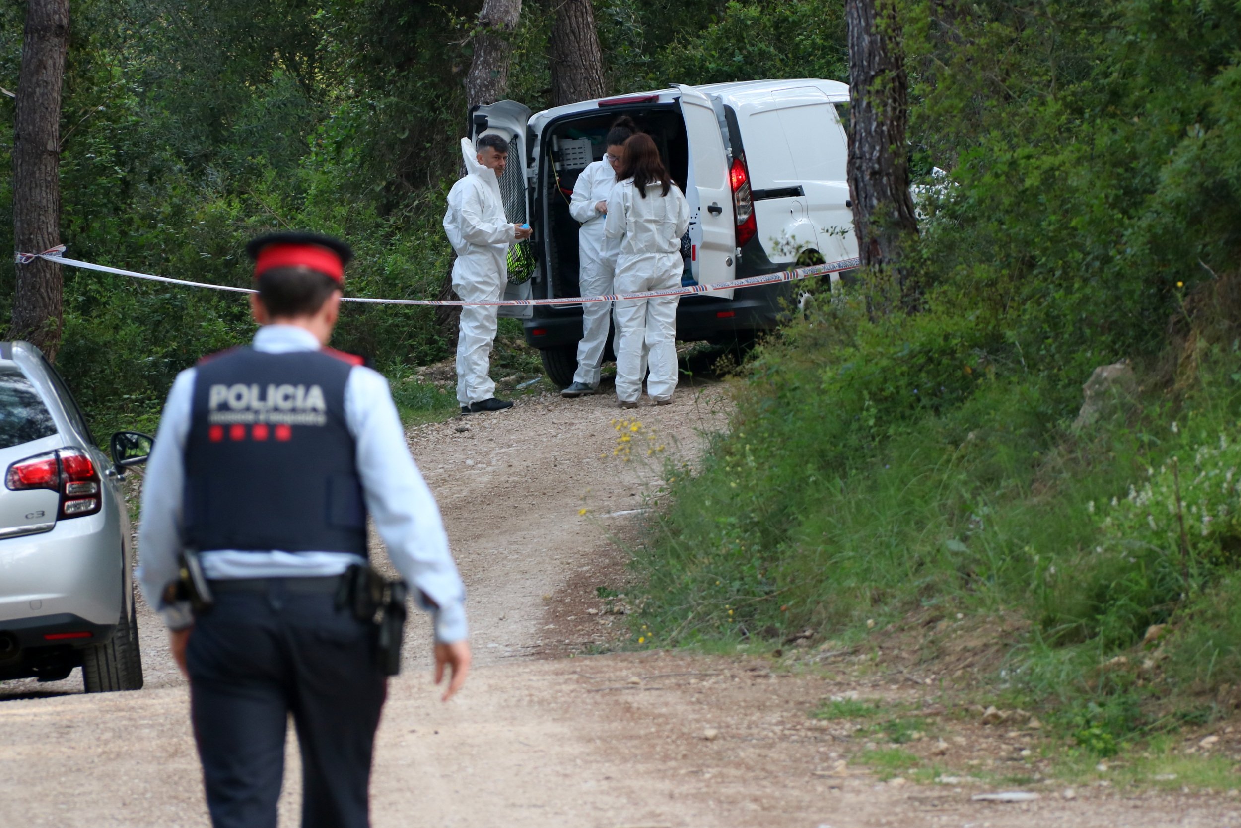 Encuentran un cuerpo carbonizado en el maletero de un coche cerca del pantano de Foix