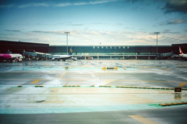 Aeropuerto del Prat T2, concentración no ampliación - Unsplash - Tobias