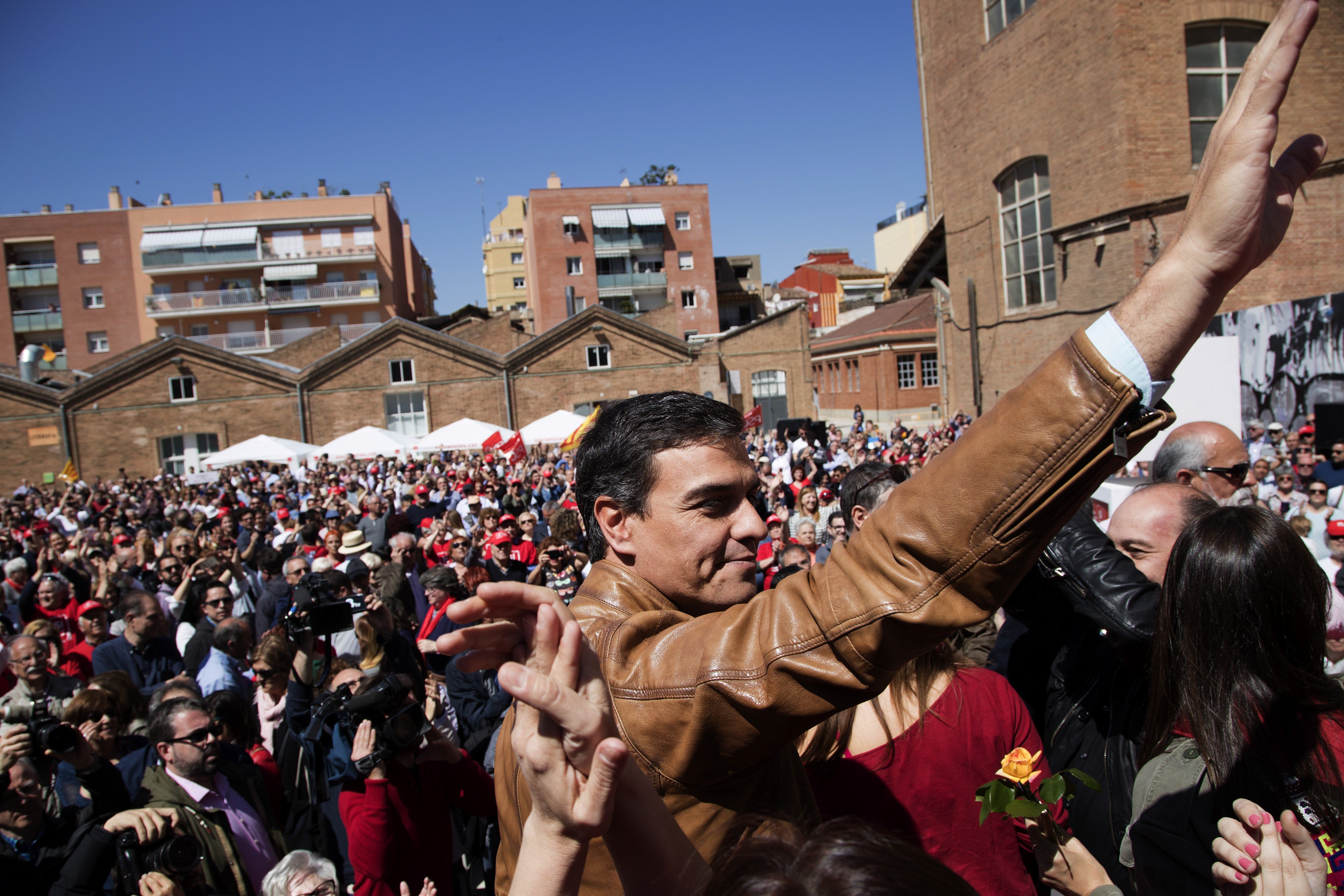 El gir 'podemita' de Sánchez alarma el PP