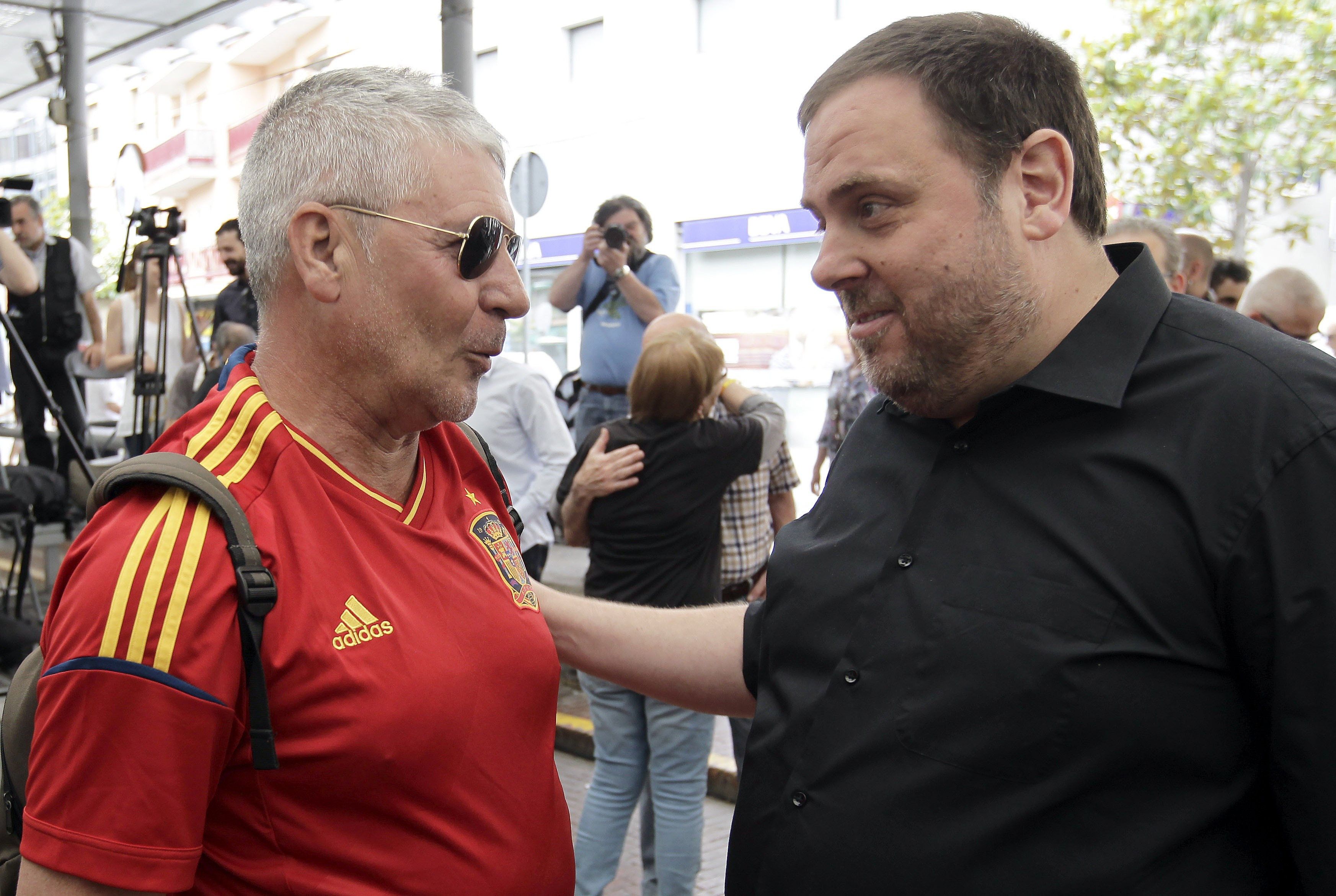 Junqueras se abre a estudiar el referéndum unilateral