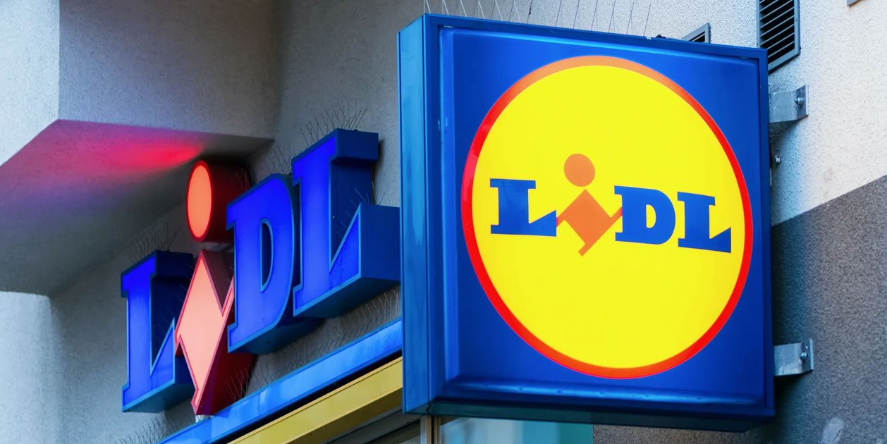 Lidl convierte una percha en una secadora de ropa dentro del armario