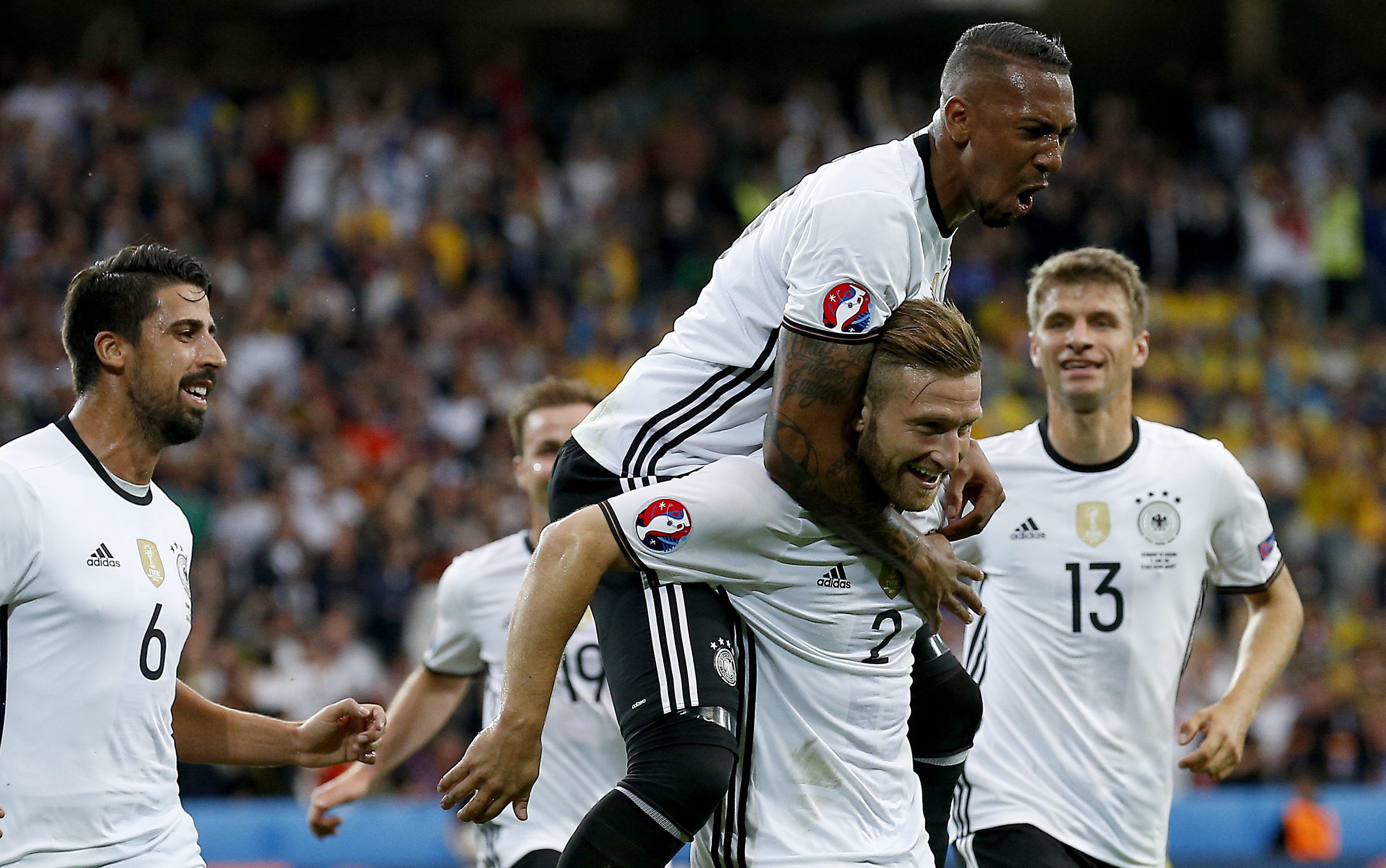 Neuer atura i Alemanya guanya (2-0)