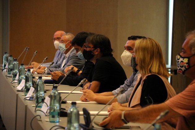 El secretario general de UGT de Catalunya, Camil Ros, y el presidente de la Unió Patronal Metalúrgica, Jaume Roura en la reunión del pacto nacional por la industria - ACN