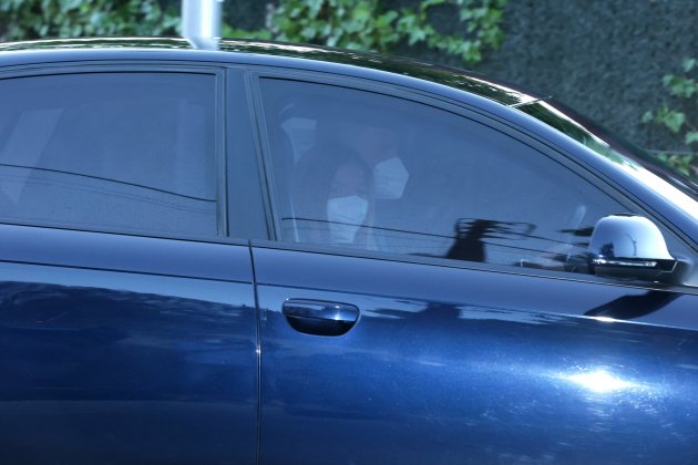 Felipe VI lleva en coche a la Infanta Sofía Europa Press