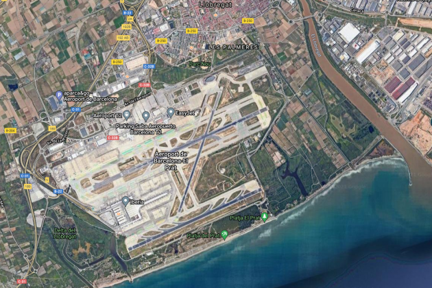 vista aerea aeropuerto de Barcelona google maps