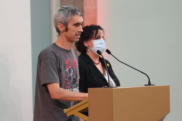 Anna Llauradó i Roger Español Acto Entrega Medalla Honor Parlament / Sergi Alcàzar