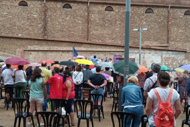 ofrenda floral diada segadors sant andreu foto jordi palmer