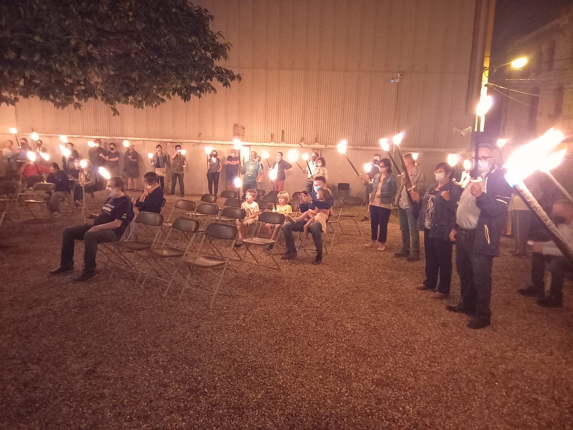 Antorchas miedo la independencia Omnium Rubi 