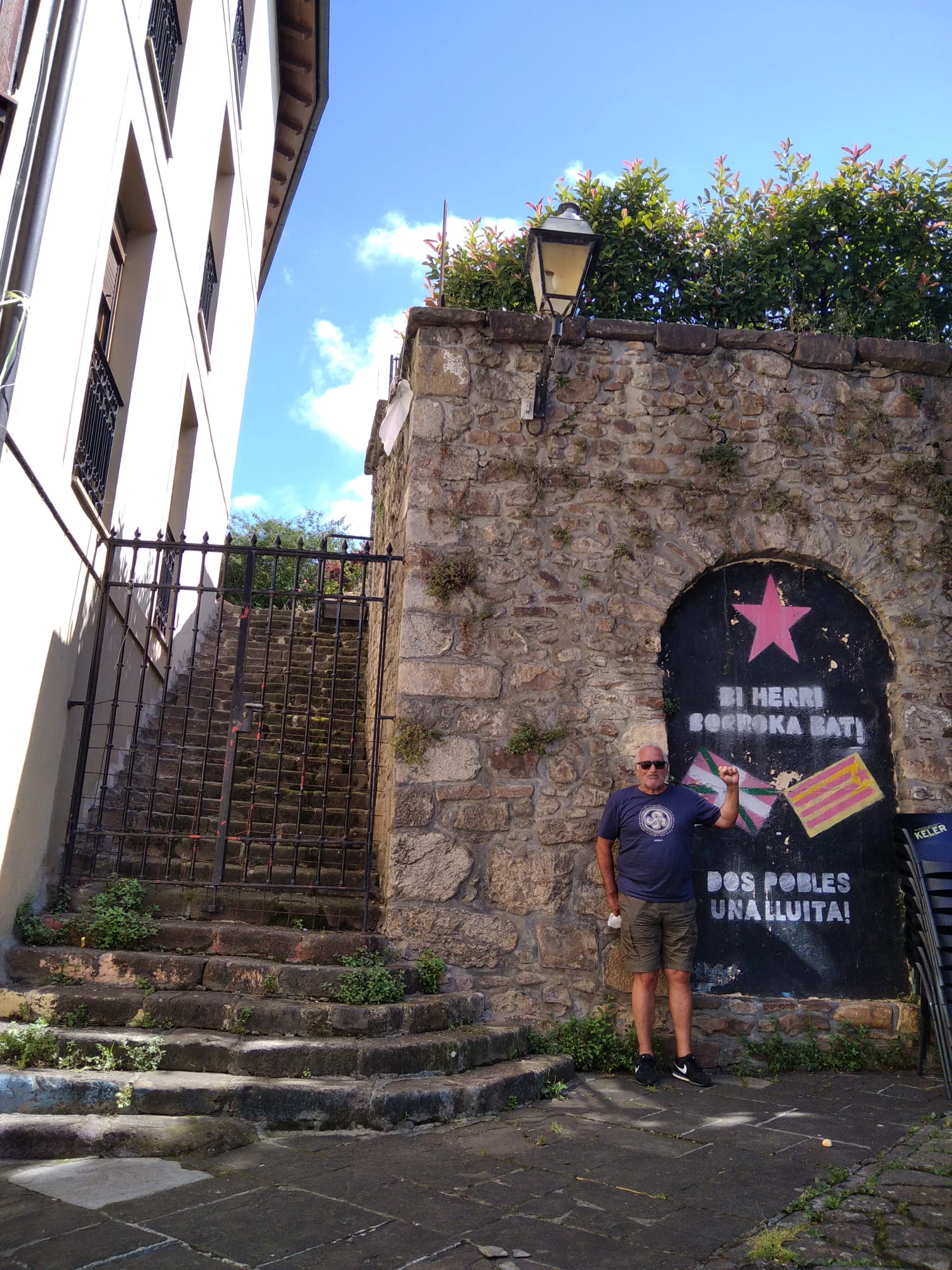 En Guipúzcoa en solidaridad con la Diada Albert Farrés nos envía esta fotografía En Guipúzcoa en solidaridad con la Diada Albert Farrés nos envía esta fotografía