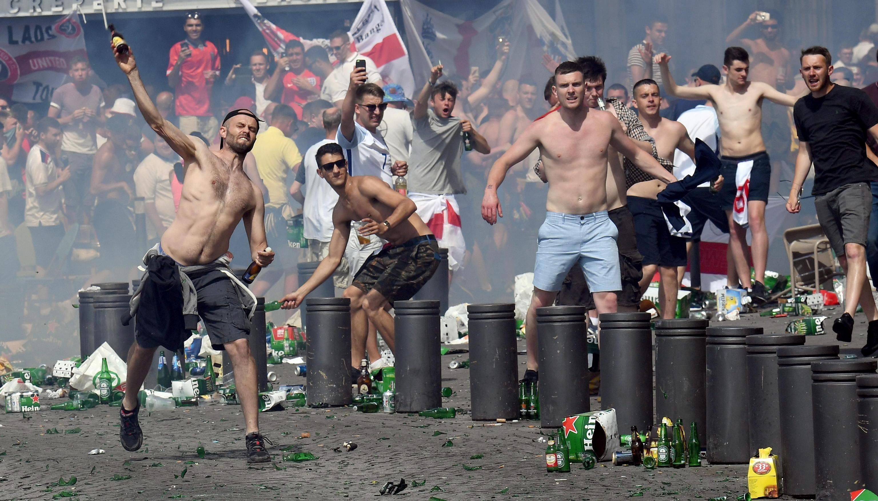 Un político ruso propone convertir en deporte las peleas entre 'hooligans'
