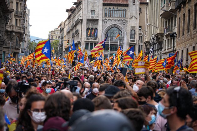 jefatura de policía, vía layetana, festividad de catalunya - Pau de la Calle