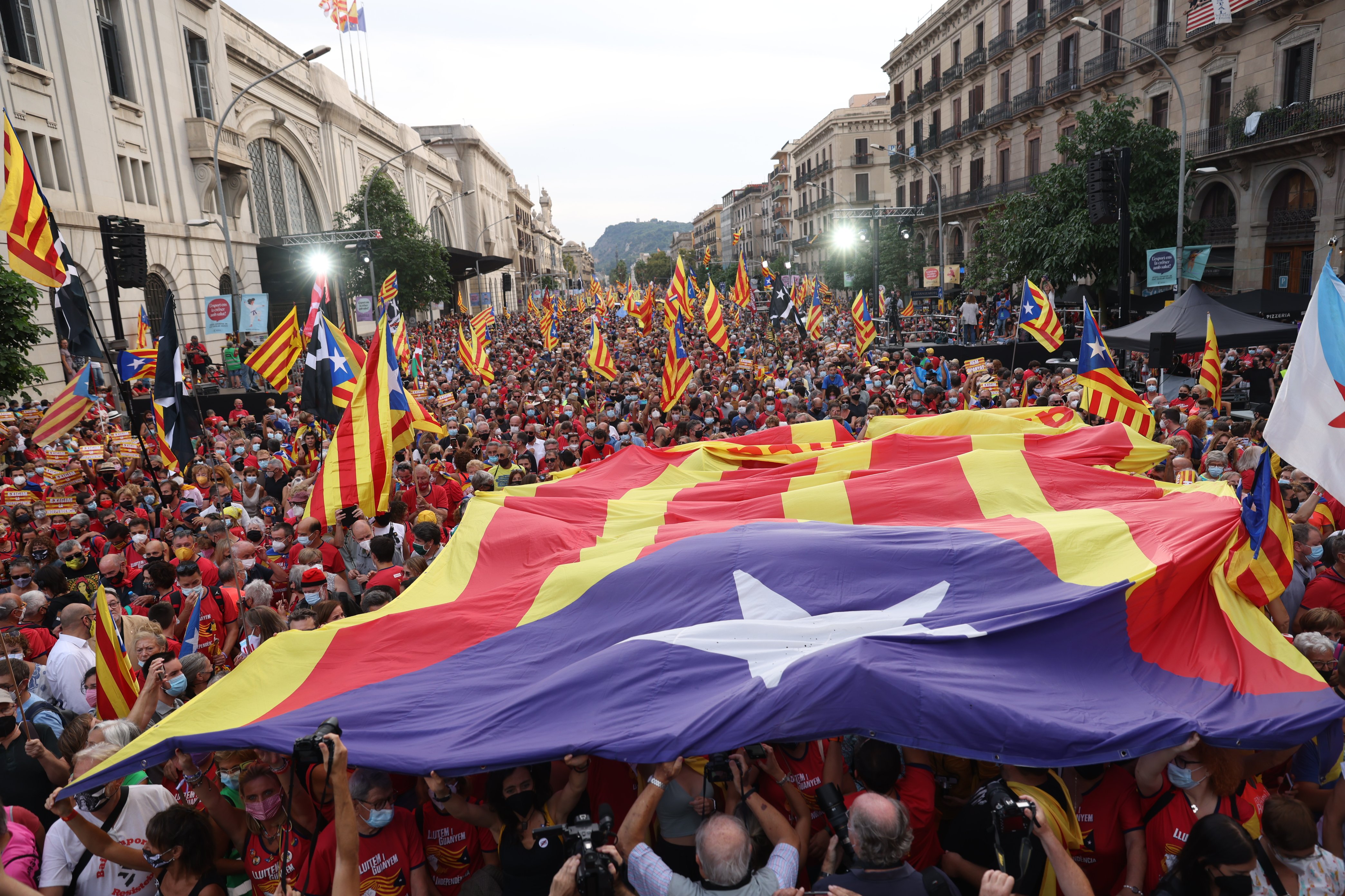 Independence movement once again fills Barcelona for the 'Diada': 400,000 people