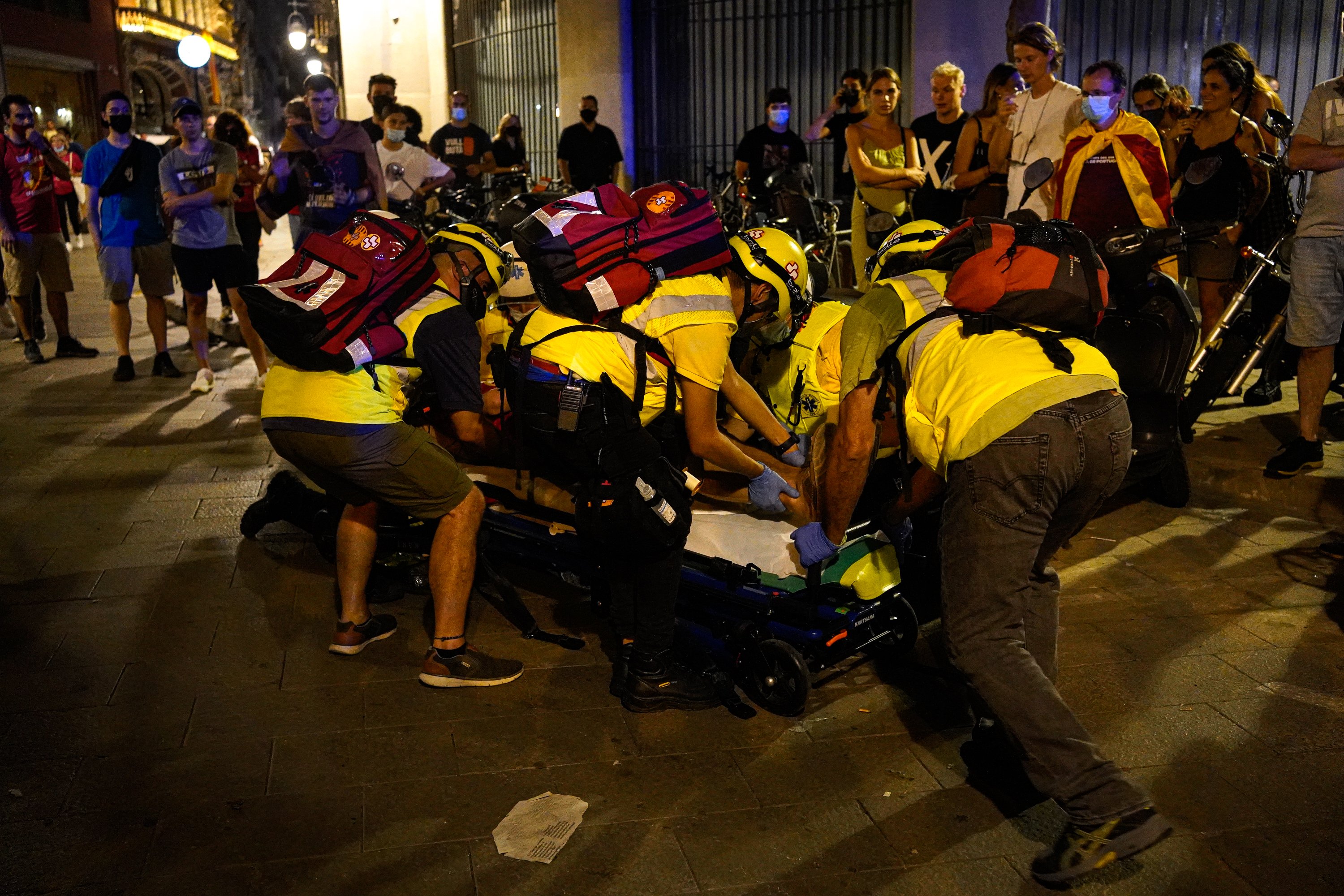 jefatura de policía, festividad de catalunya, atención samur - Pau de la Calle