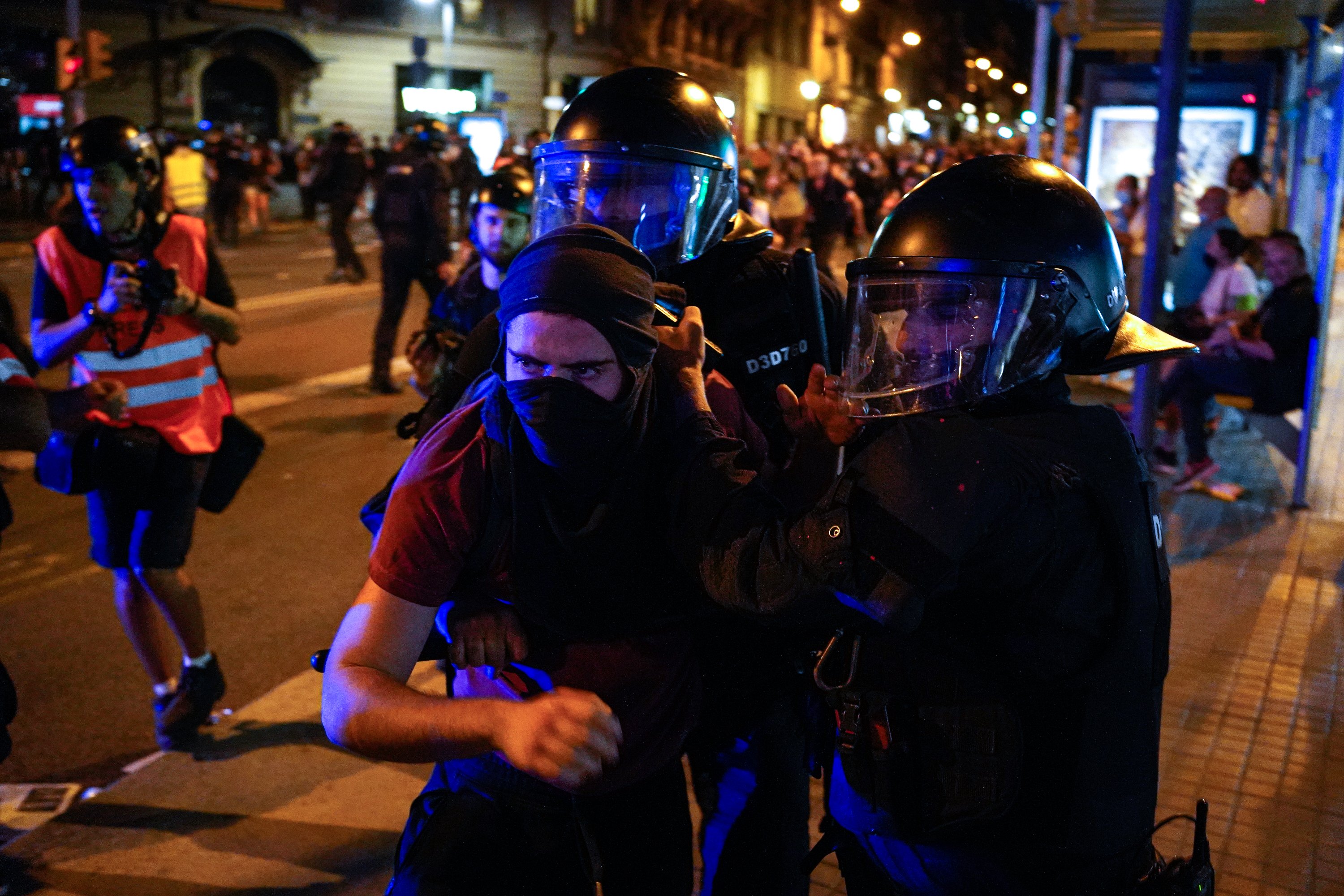 Al dia d'avui hi ha hagut dos detencions per les protestes.