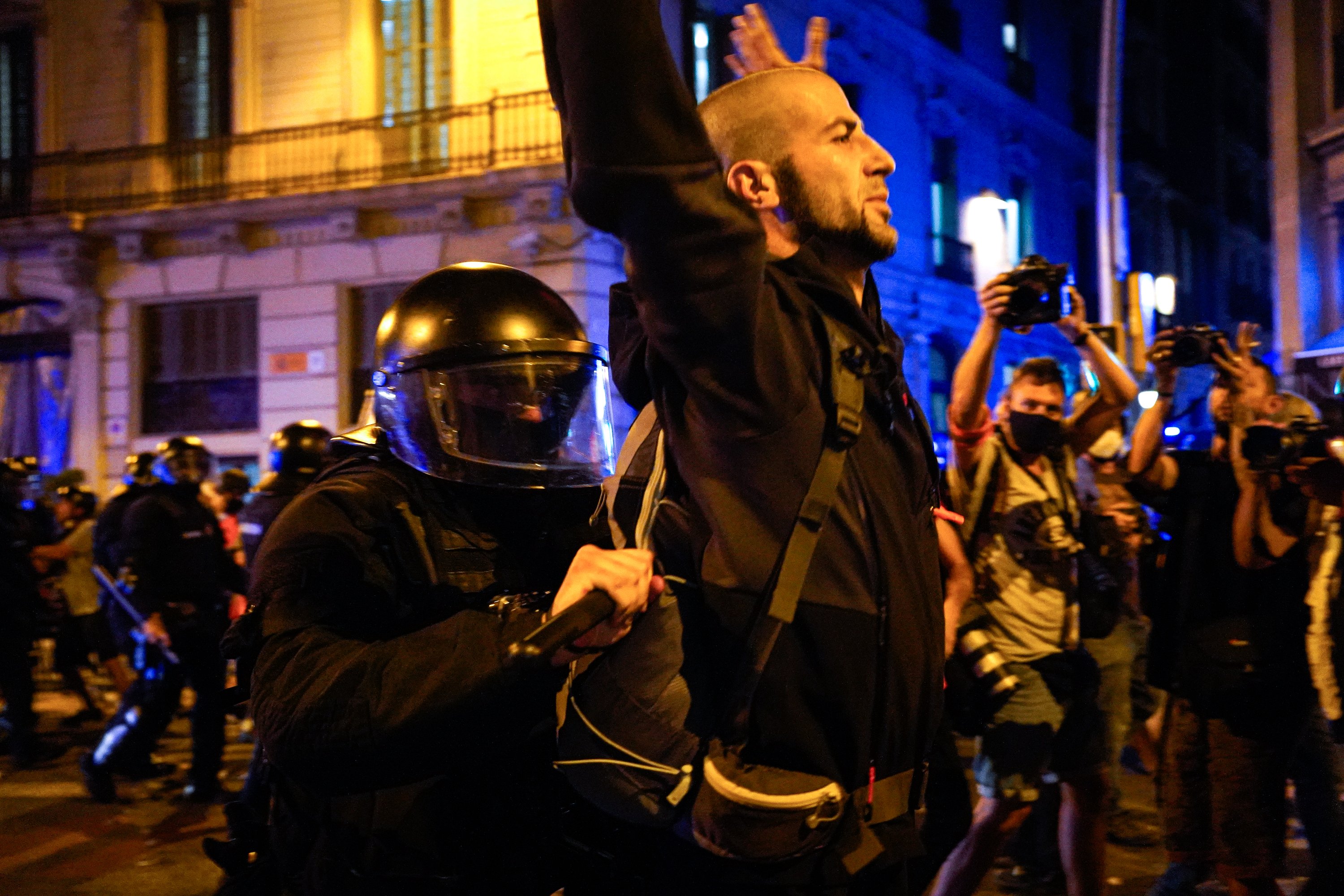 El PSC carga contra Elena: denuncia directrices para no multar a manifestantes