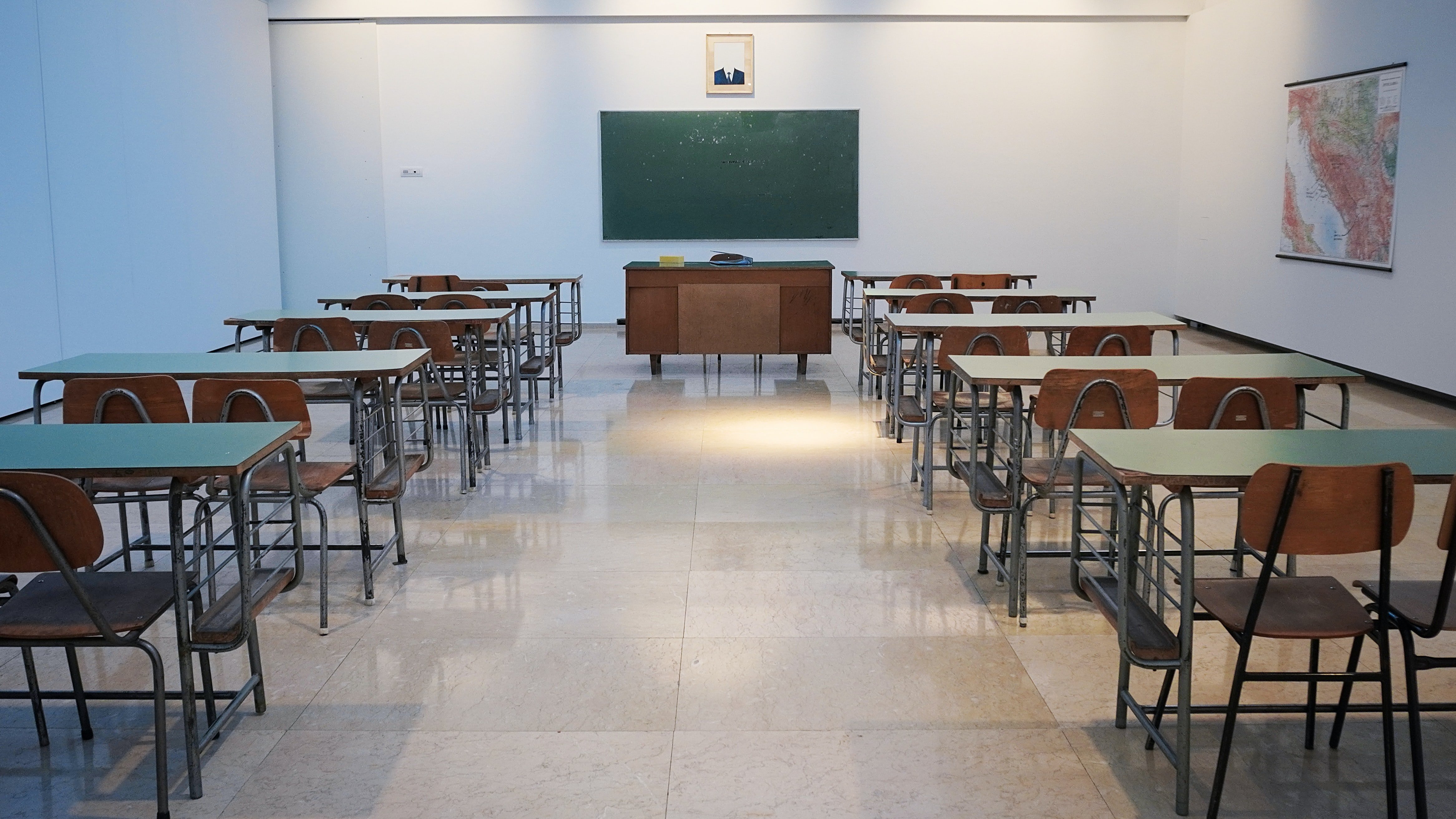 La USTEC demana el tancament de les escoles per l'augment de casos de covid-19
