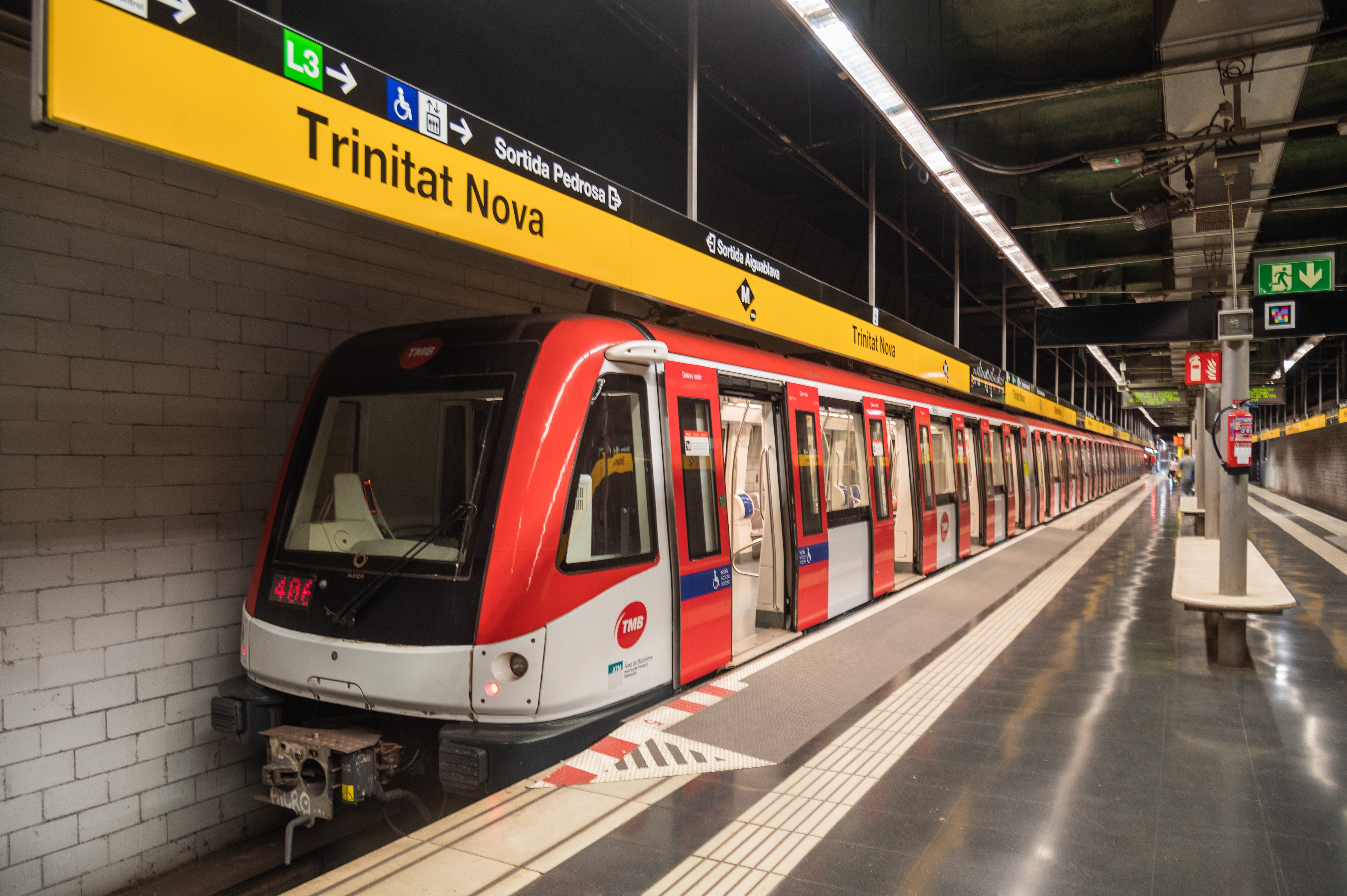 El Parlament insta al Govern a aclarar costes y pérdidas de la T-Mobilitat