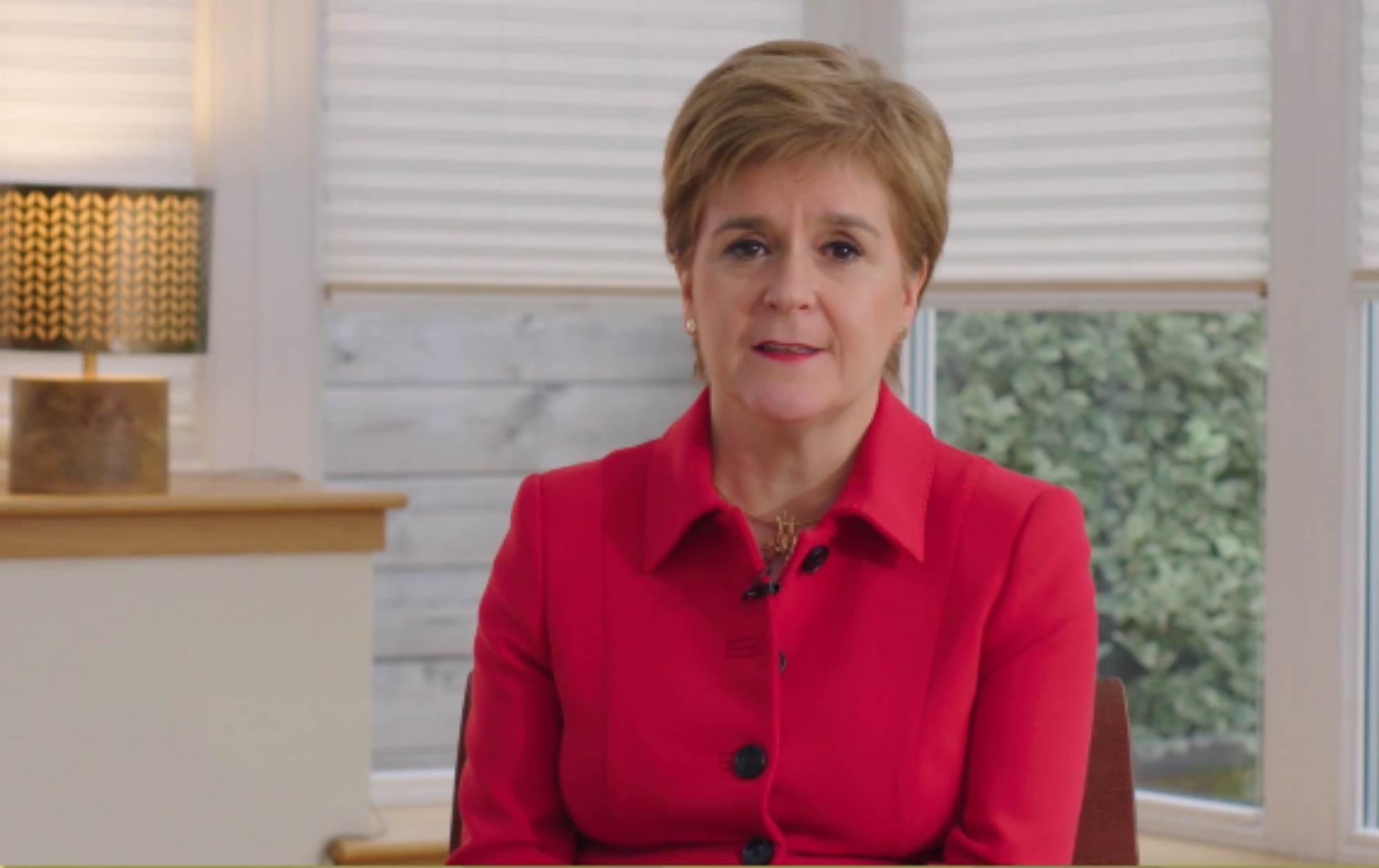 Sturgeon planta cara a la oposición al referéndum: "La democracia se impondrá"