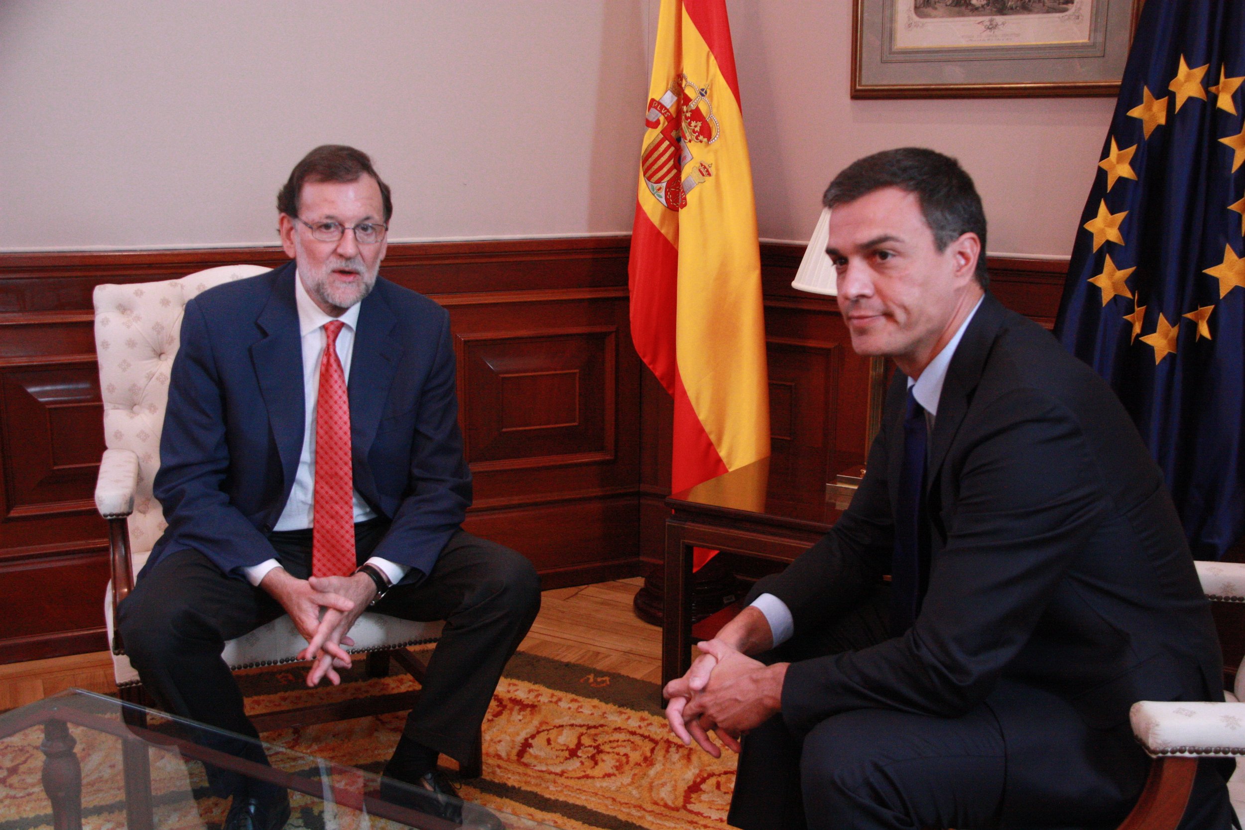 La guerra abierta en el PSOE hace temblar a Rajoy