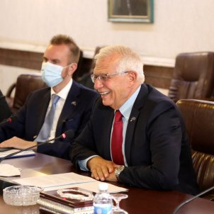 Borrell: "Incluso los independentistas lamentan el ridículo del Govern"
