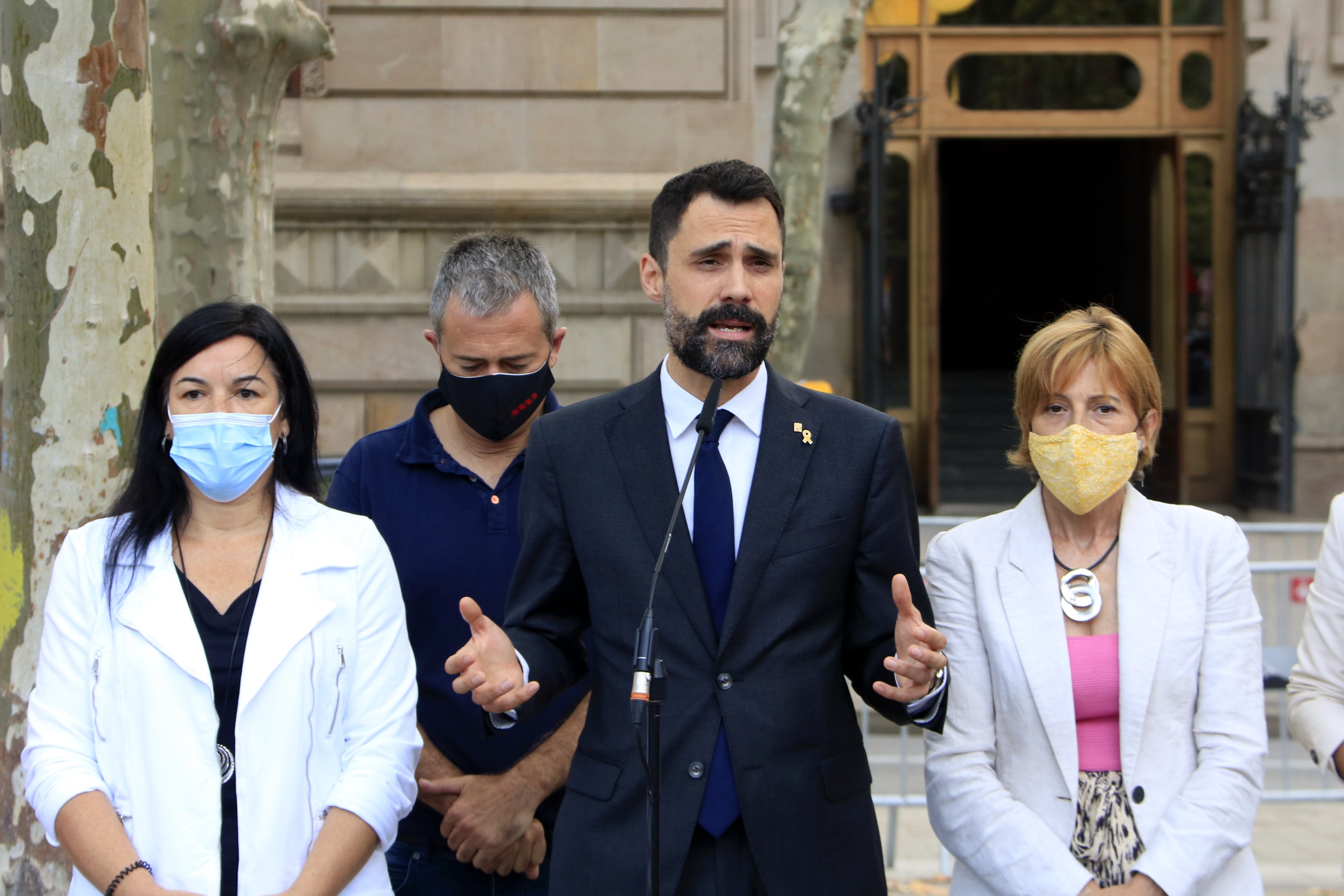 Court leaves Catalonia's ex-speaker and 3 MPs one step from a disobedience trial