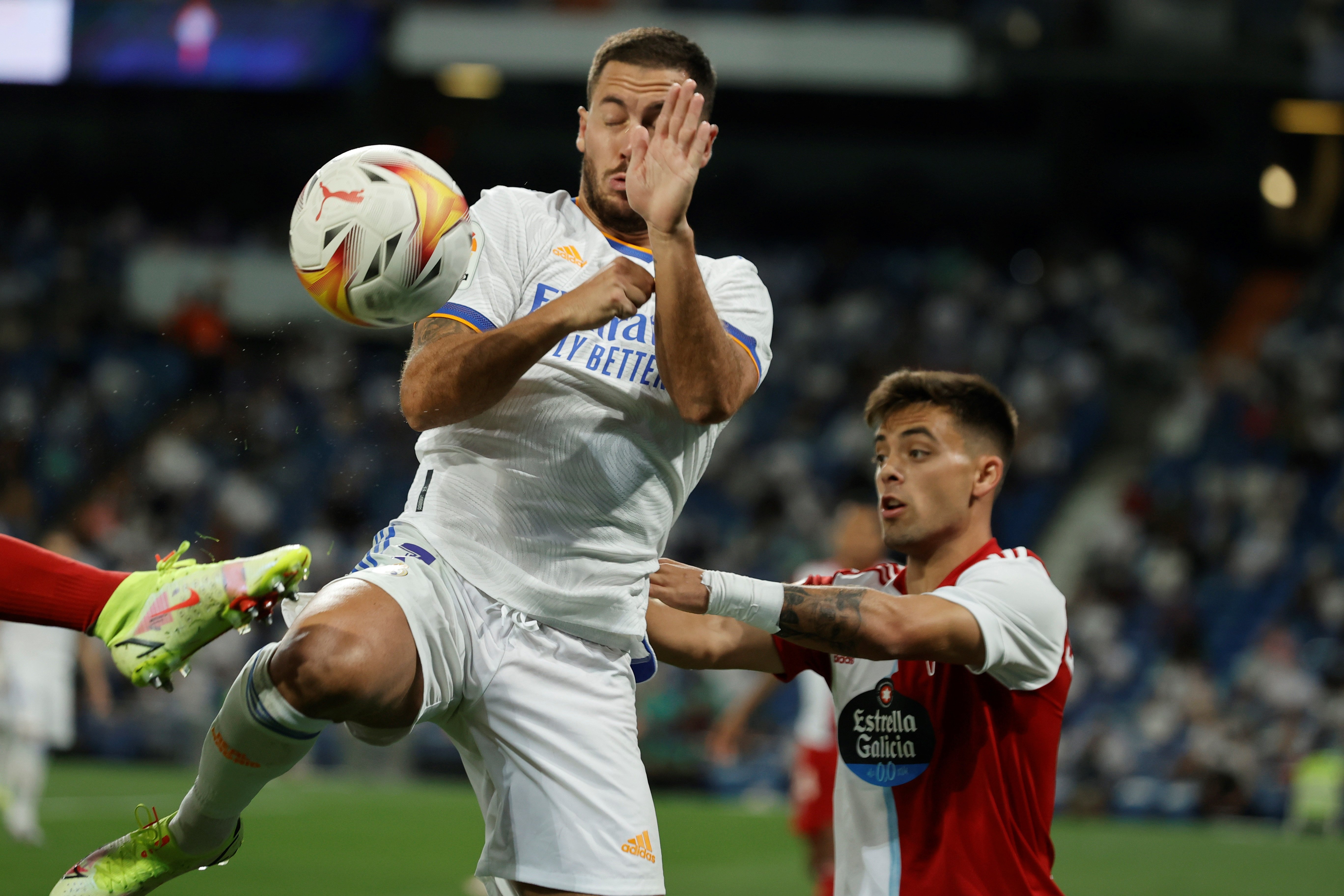 Globo apasionado solidaridad Hazard tiene una oferta de un grande de Europa, pero es una humillación