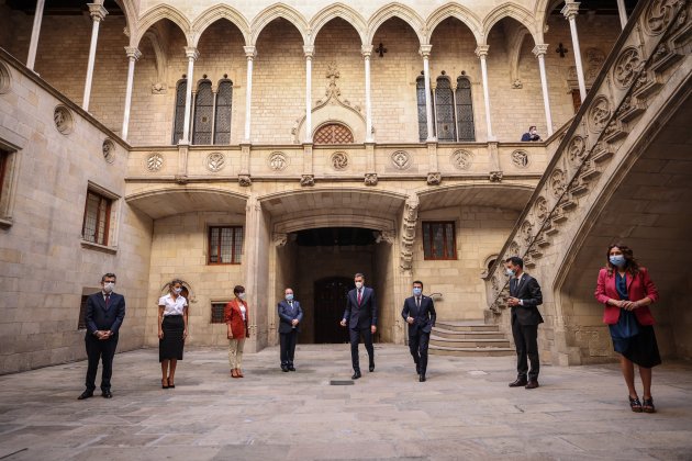 El presidente del Gobierno, Pedro Sánchez y el presidente del Govern, Pere Aragonès, mesa de diálogo, Palau de la Generalitat - Sergi Alcàzar