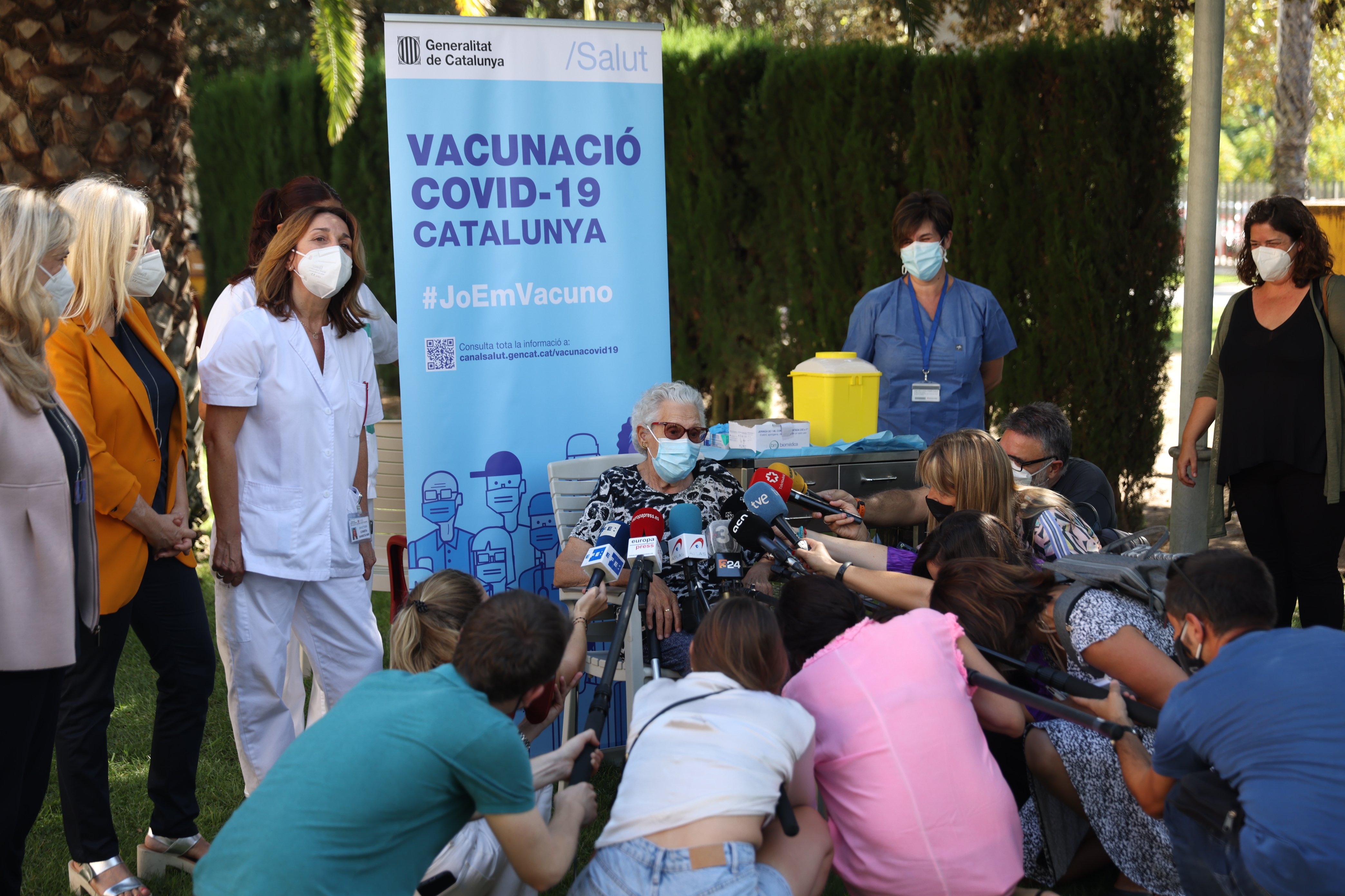 Inicio tercera dosis de vacunación covid, residencia Feixa Llarga del Hospitalet - Sergi Alcàzar