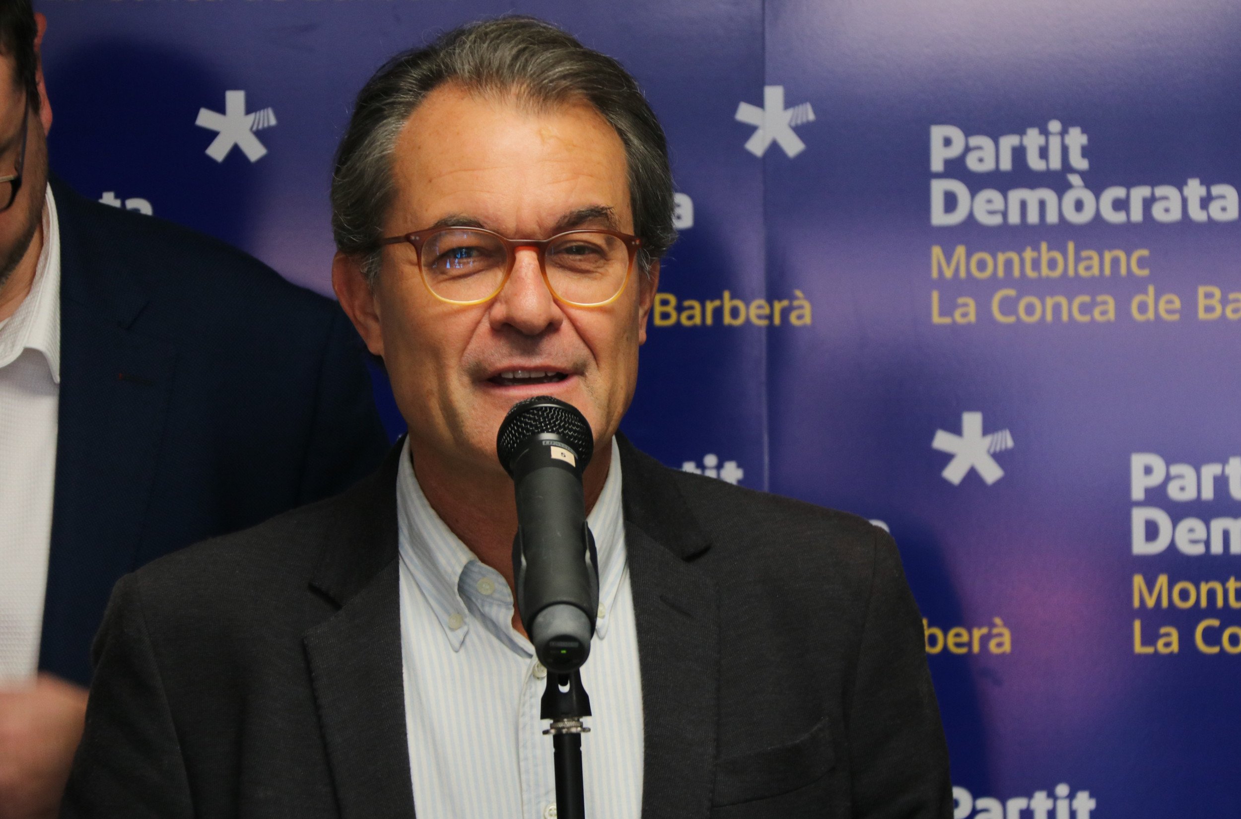 Mas insisteix a França en dialogar amb l'Estat