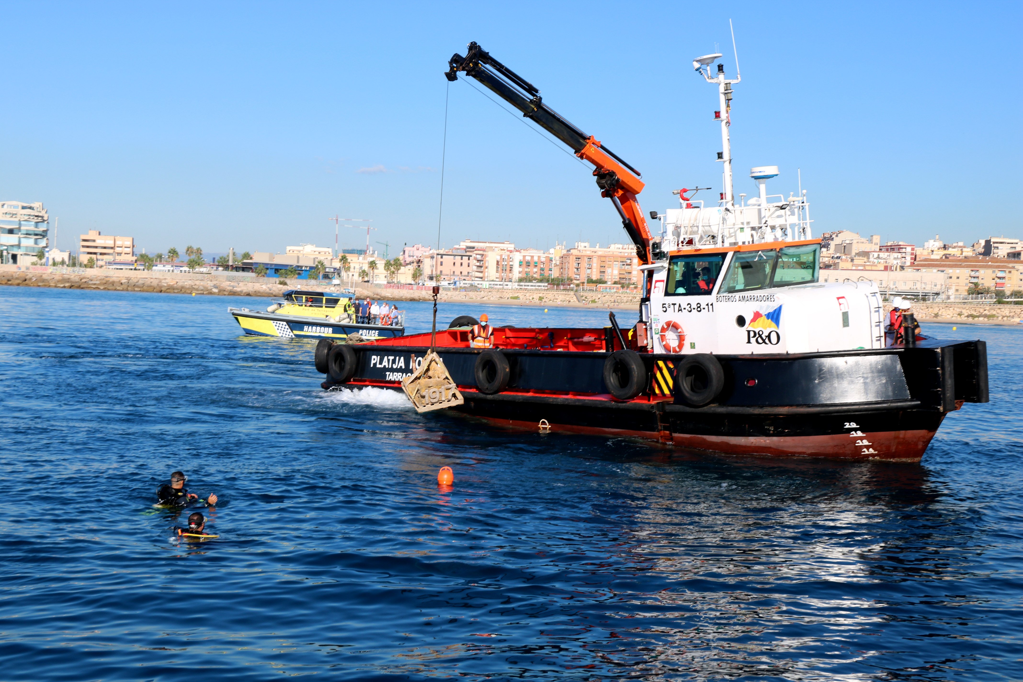 El Port de Tarragona instal·la biòtops per regenerar l'escosistema marí