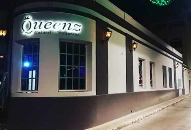 Queenz Restaurant és el millor restaurant de Sitges segons TripAdvisor: "Xou digne de Music-Hall de París"