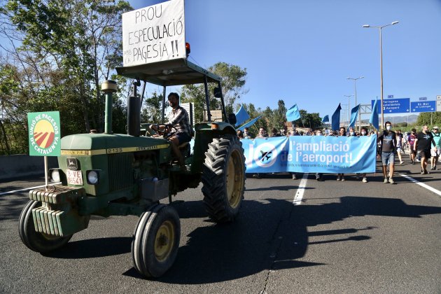 Manifestación Prat contra aeroport 2 : Montse Giralt