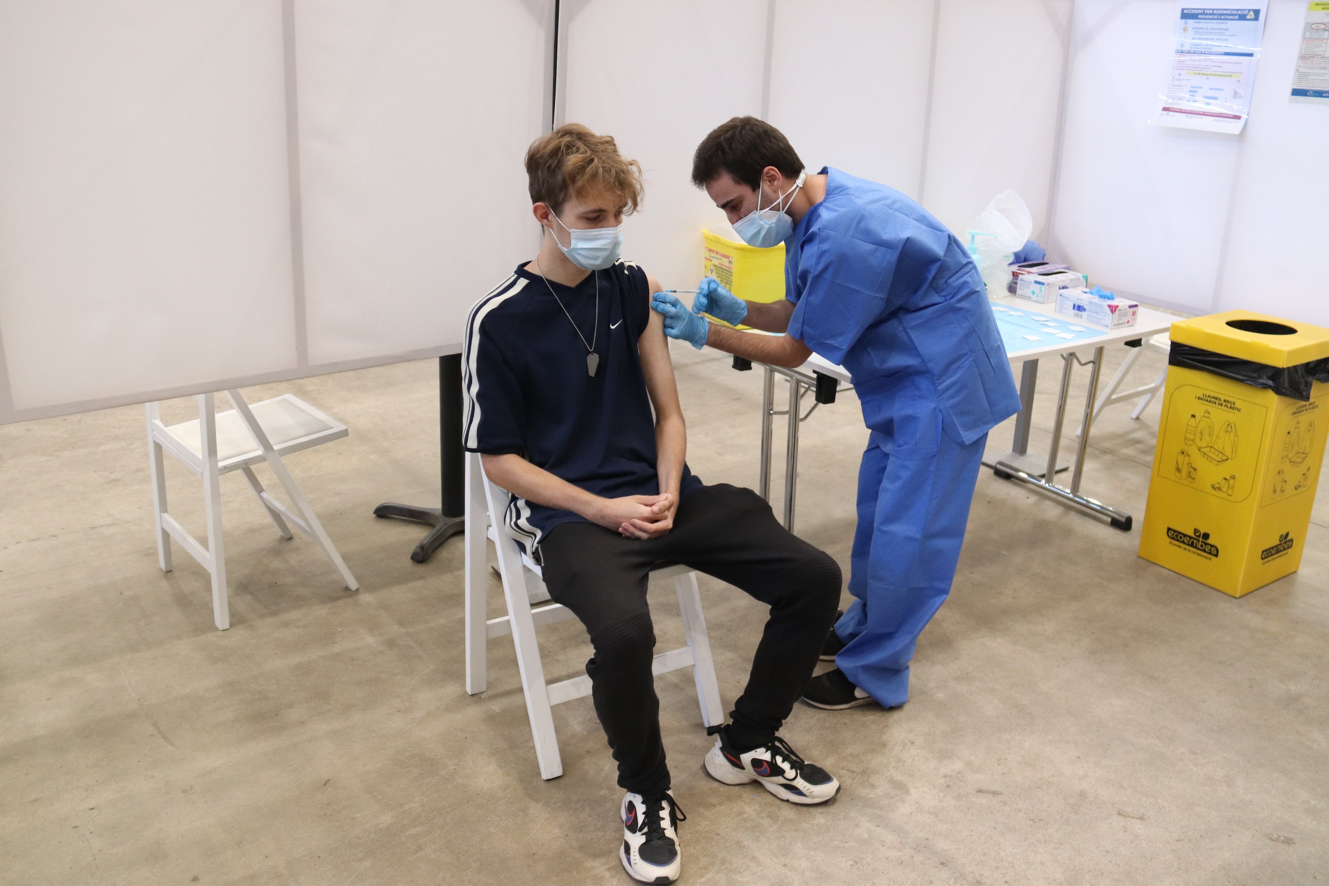 Casi un 80% de la población adulta ya tiene la pauta completa de la vacuna