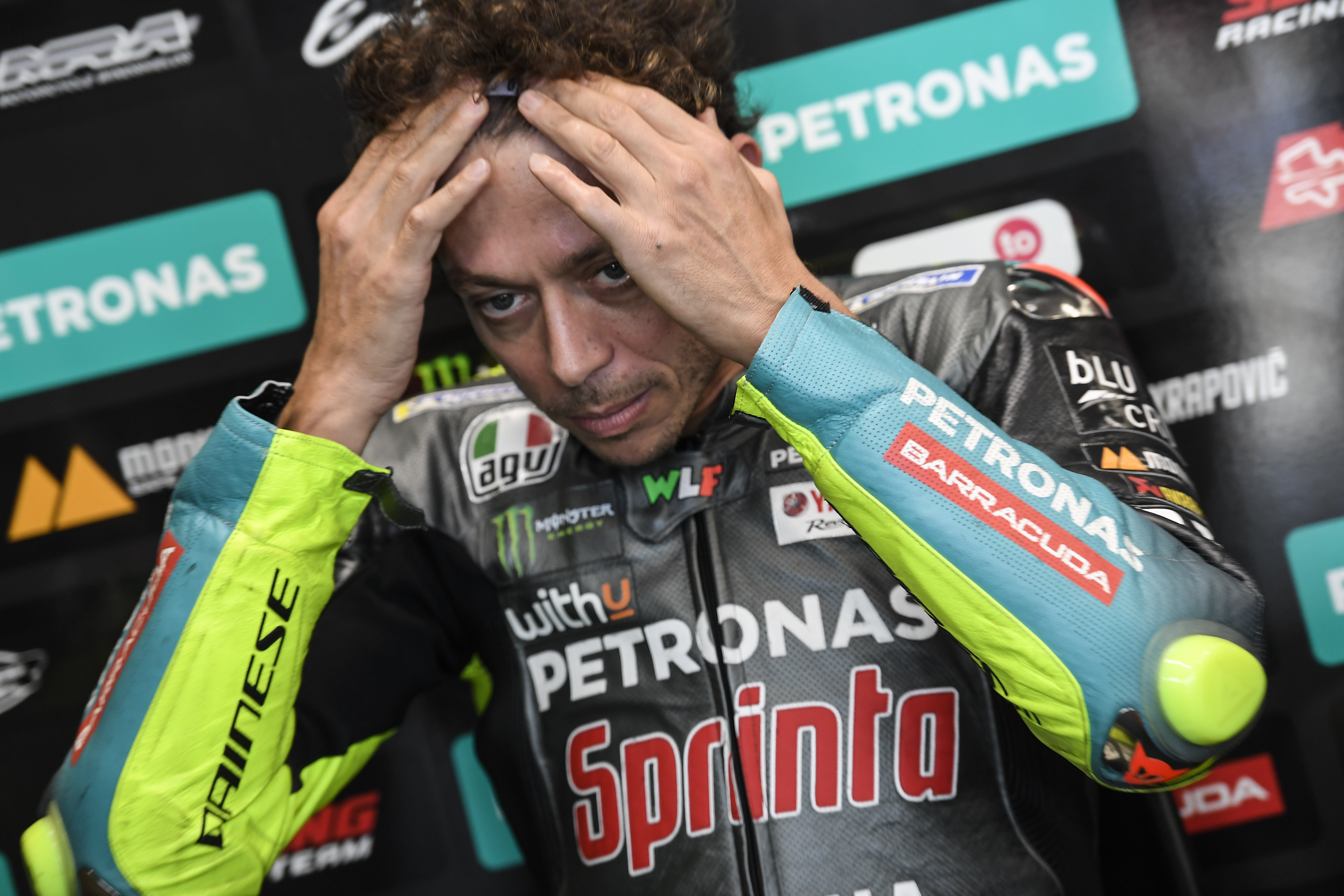 Valentino Rossi, a escena, el ‘heredero’ va directo a por Marc Márquez, no ganará una carrera más