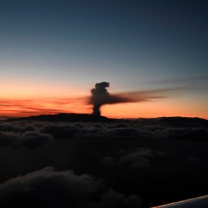 Atardecer erupción volcan La Palma / Efe