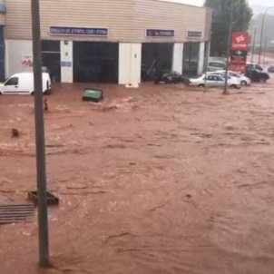 Torrentes desbordados e inundaciones en el centro de Menorca por fuertes lluvias