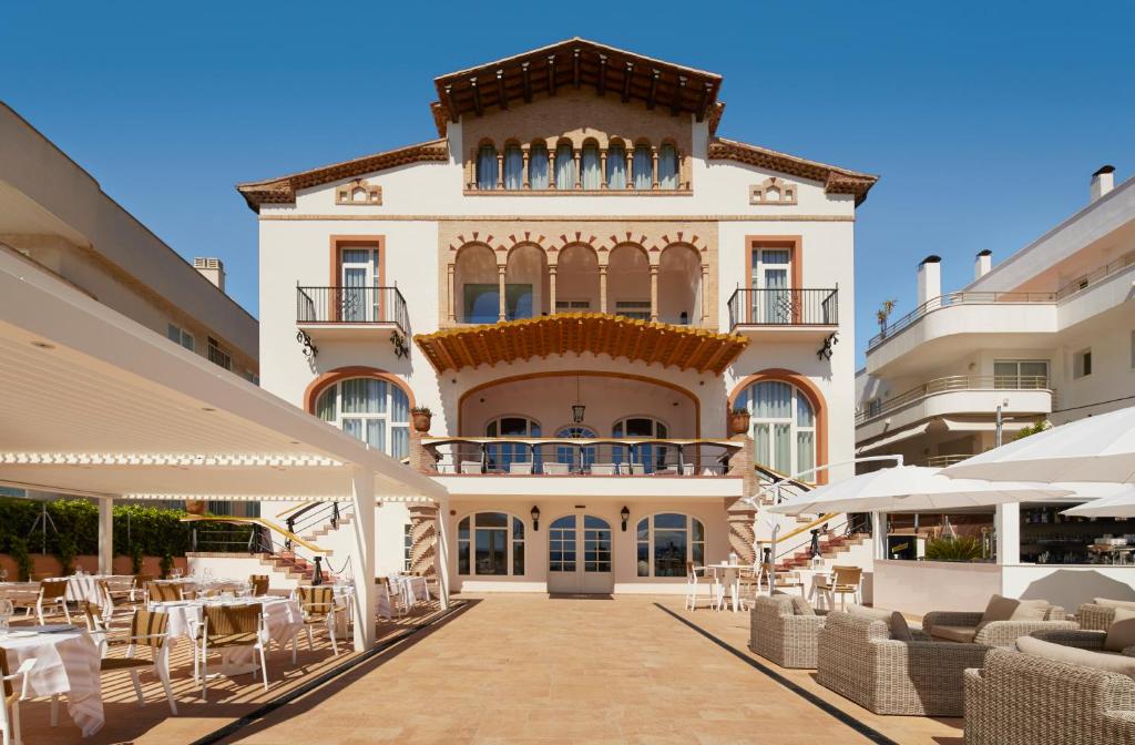 El mejor hotel de Sitges según Booking no es un 5 estrellas: valoraciones de 9,4 que lo colocan en el número 1