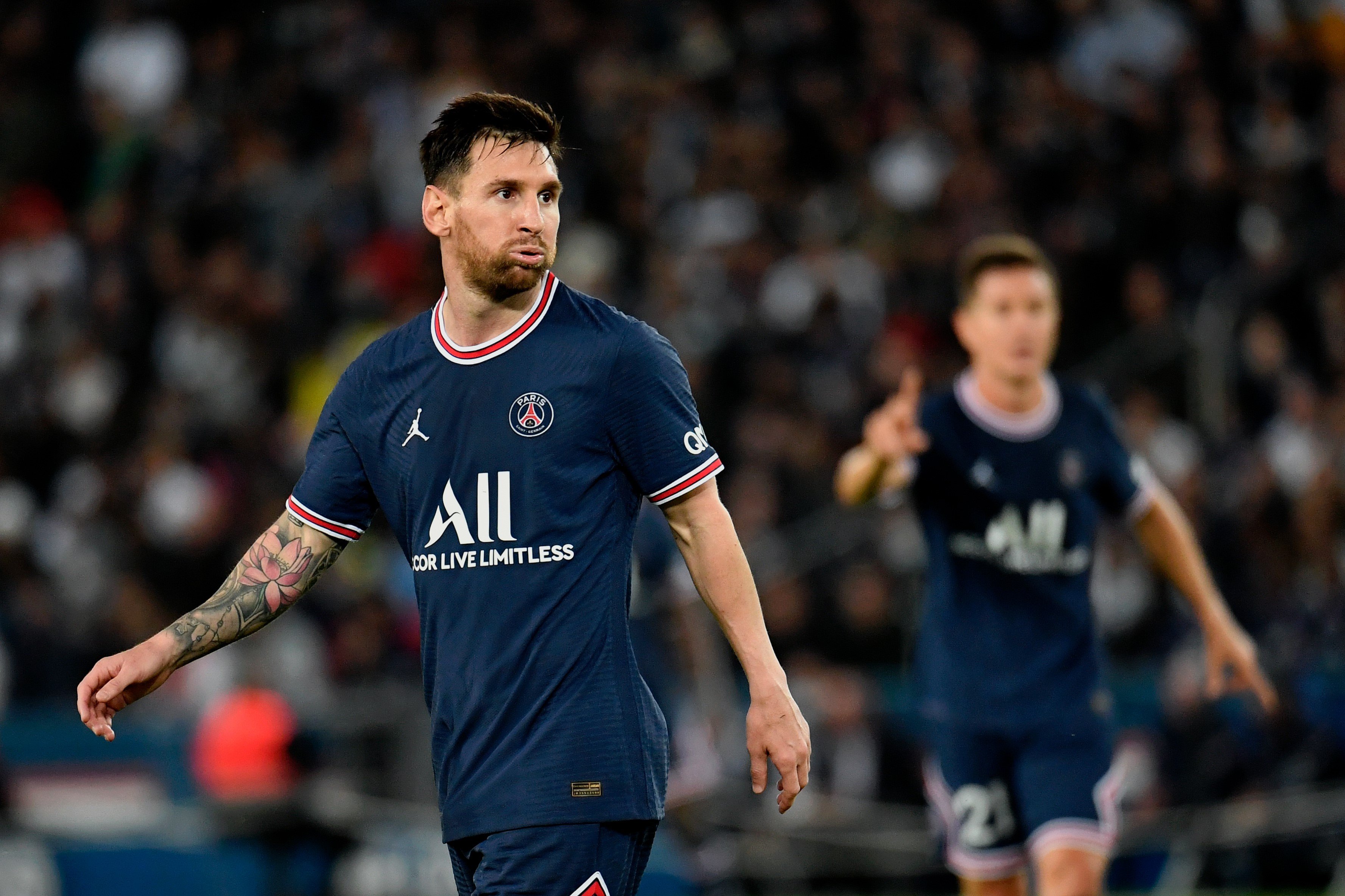 Messi debe apagar el enorme incendio del PSG antes del duelo contra el City de Pep Guardiola