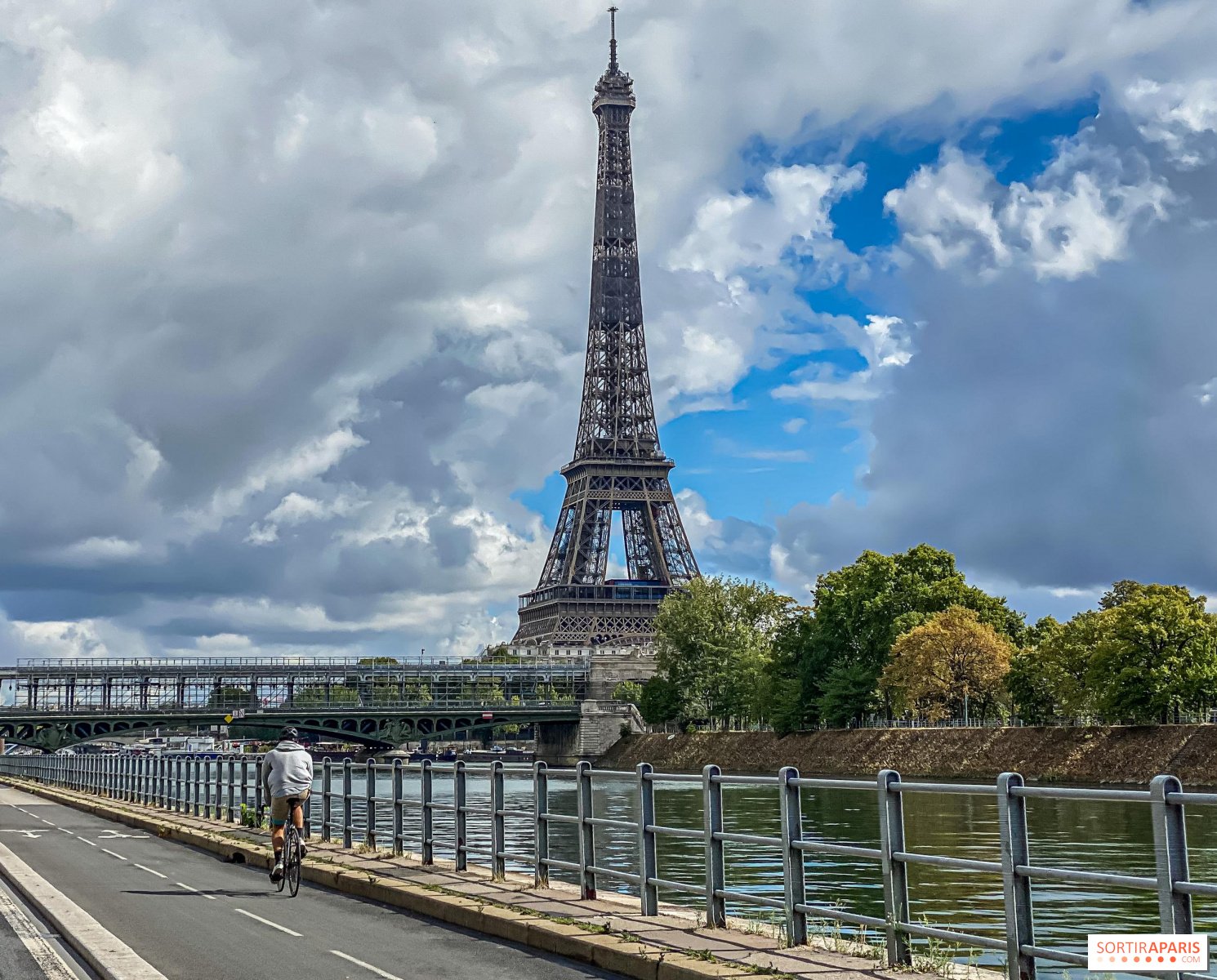 El alojamiento mejor valorado en París en Booking (9,8) es un Bed & Breakfast a 500 metros de la Torre Eiffel